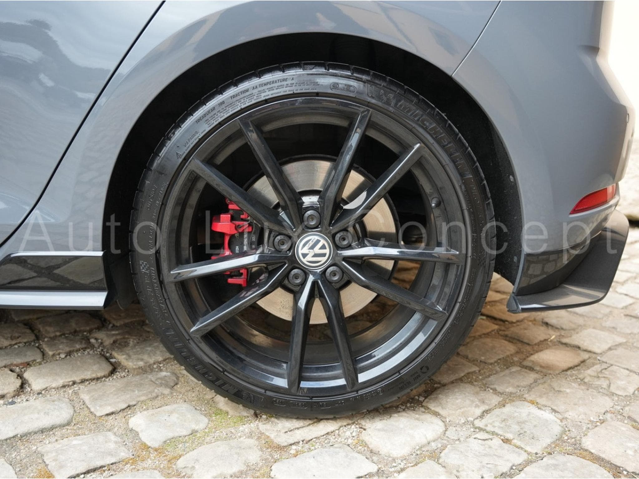 VW Golf GTI TCR 2.0 TSI 290ch DSG7 (2019) - Photo 16