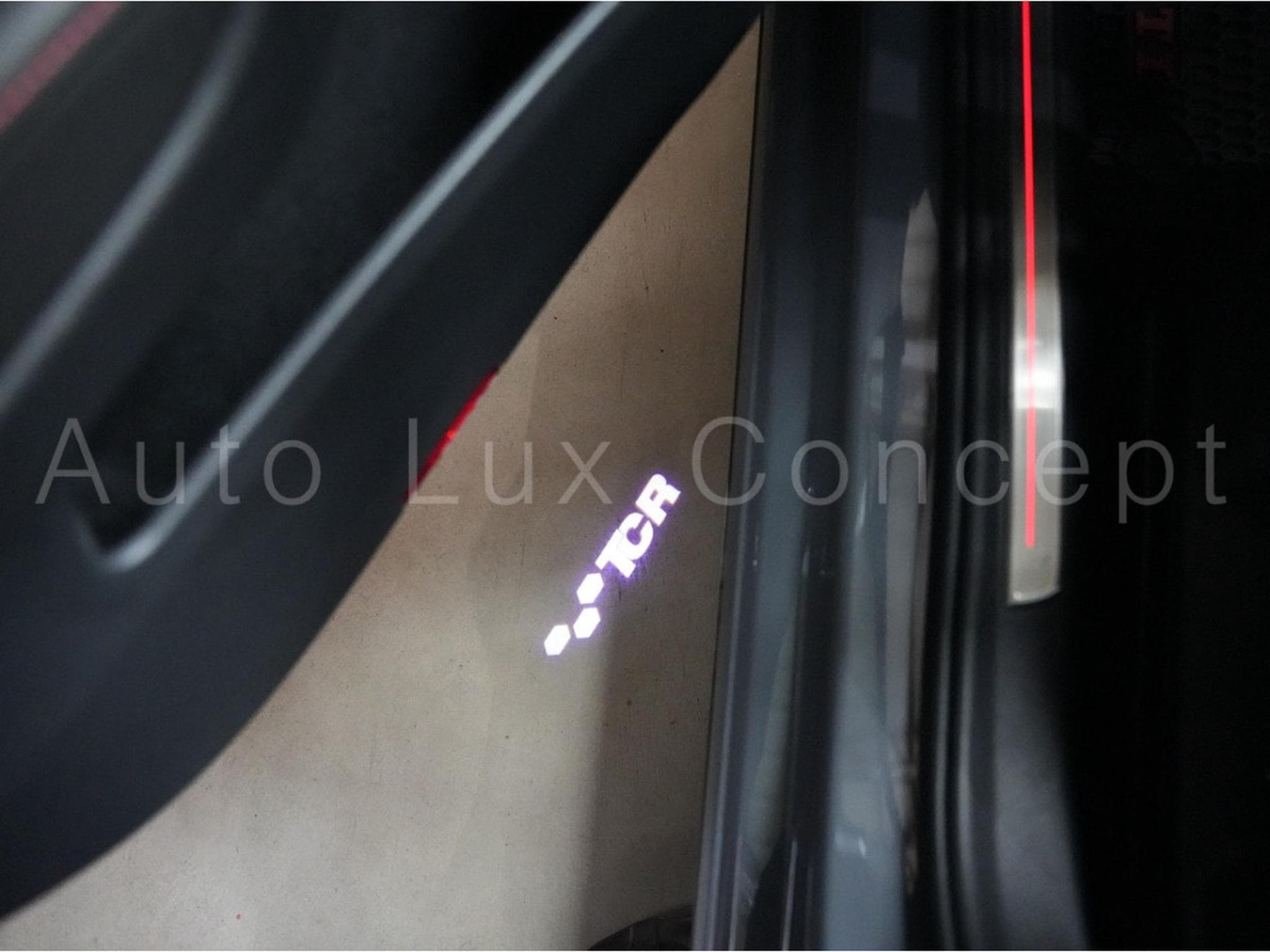 VW Golf GTI TCR 2.0 TSI 290ch DSG7 (2019) - Photo 21