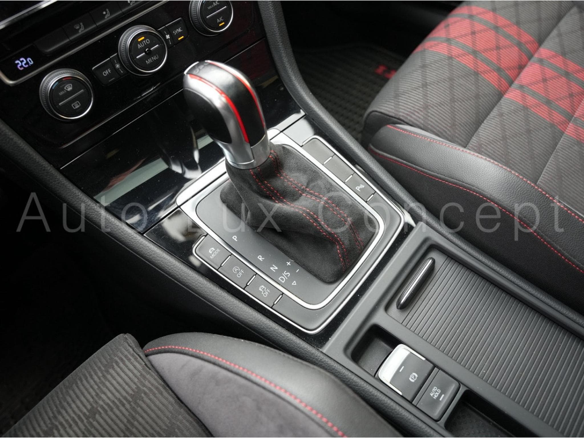 VW Golf GTI TCR 2.0 TSI 290ch DSG7 (2019) - Photo 26