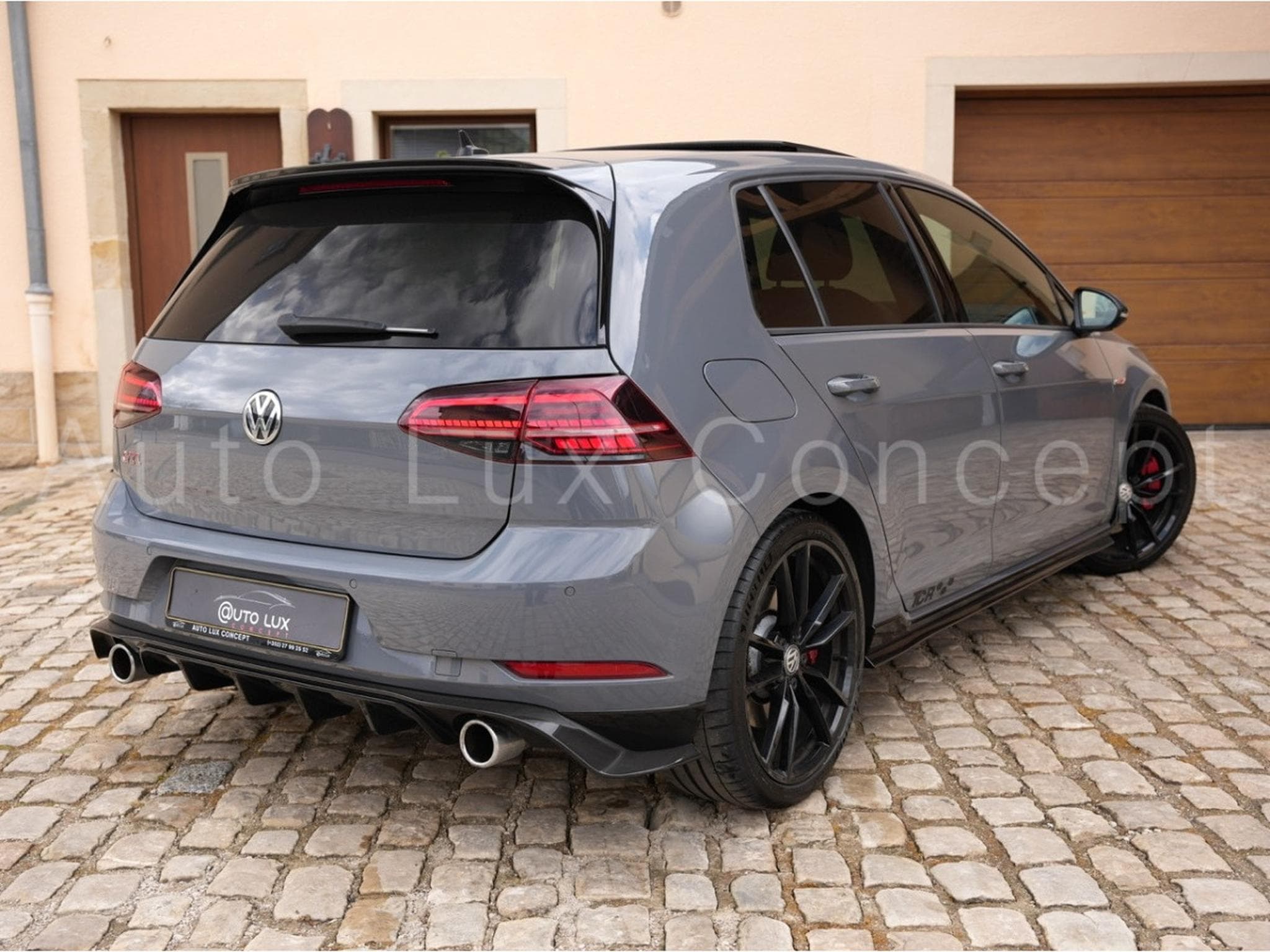 VW Golf GTI TCR 2.0 TSI 290ch DSG7 (2019) - Photo 3