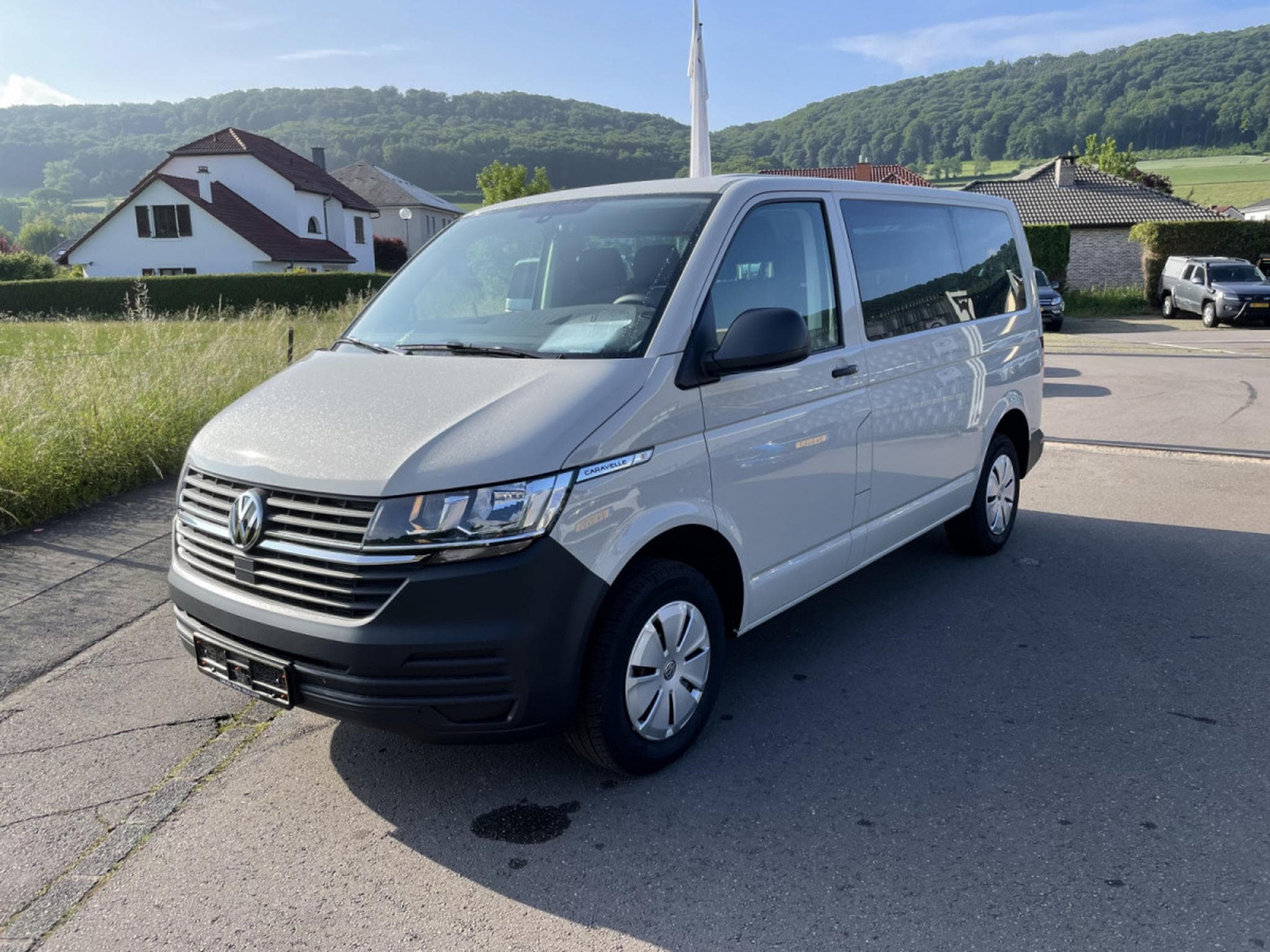 VW Caravelle Trendline 2.0 TDI 110 ch 5 vitesses 9 places (2023) - Foto 1