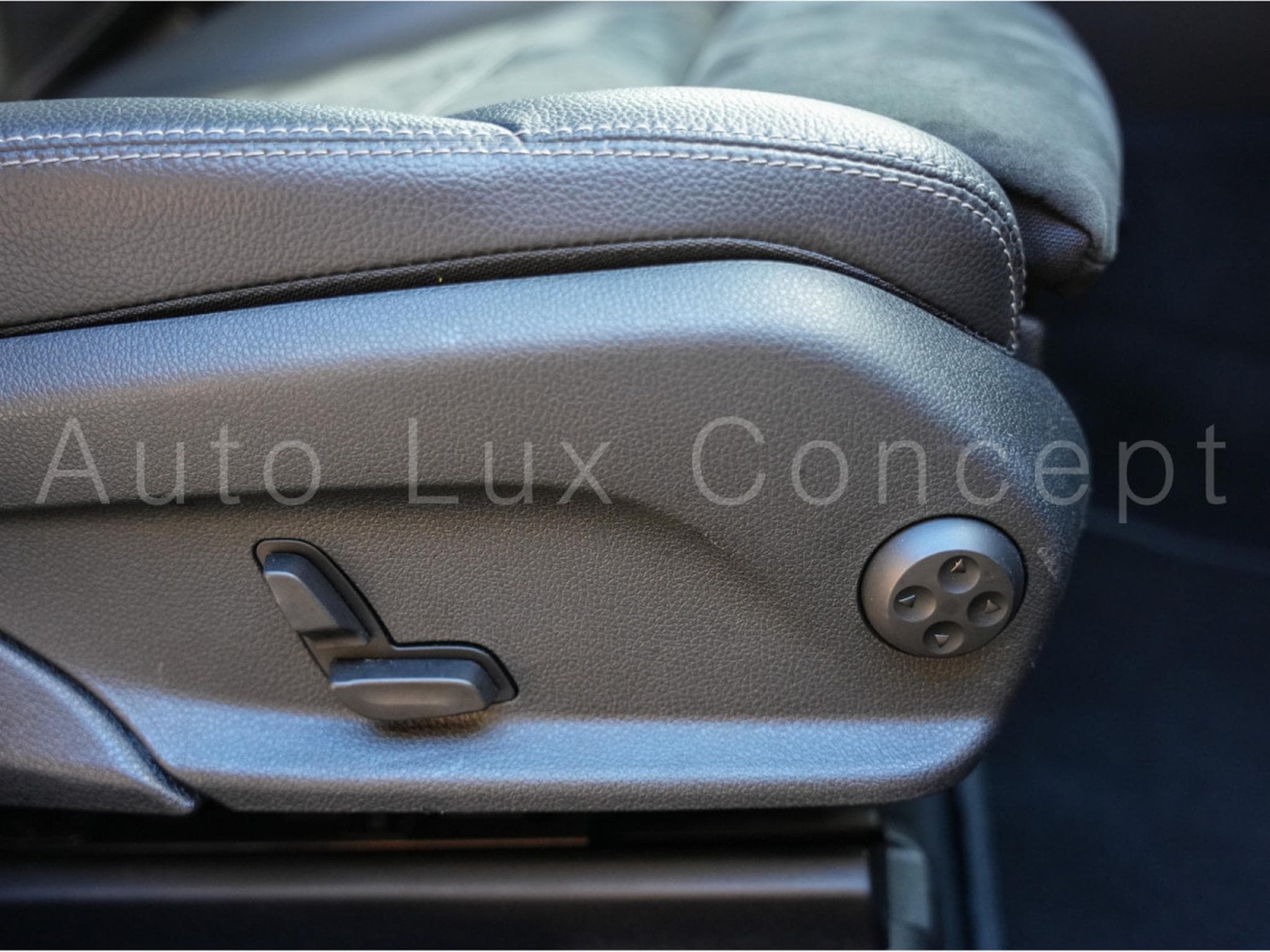 Mercedes GLC 300 d 4MATIC AMG Line (2021) - Photo 26