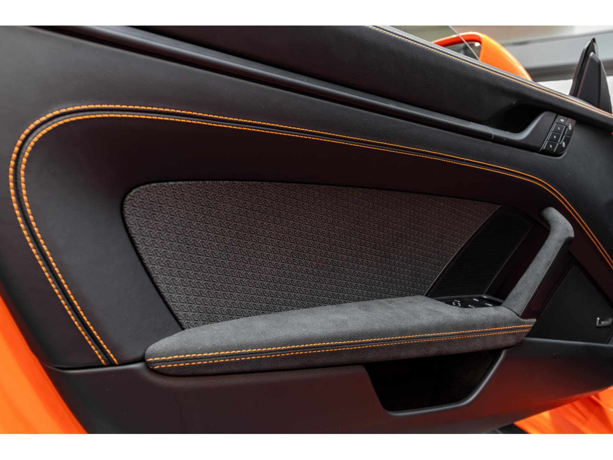 Porsche 911 4 GTS (2026) - Photo 10