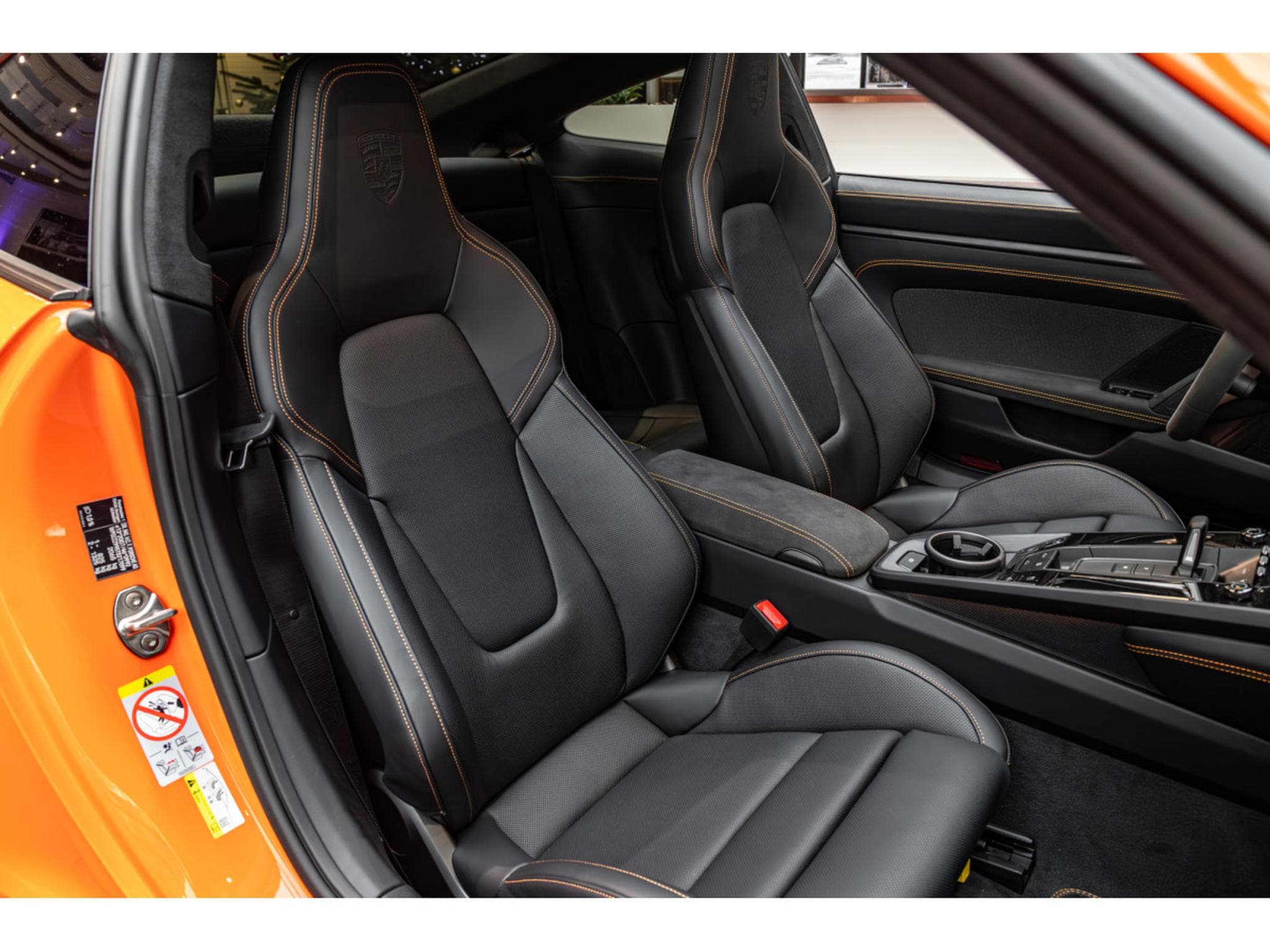 Porsche 911 4 GTS (2026) - Photo 14