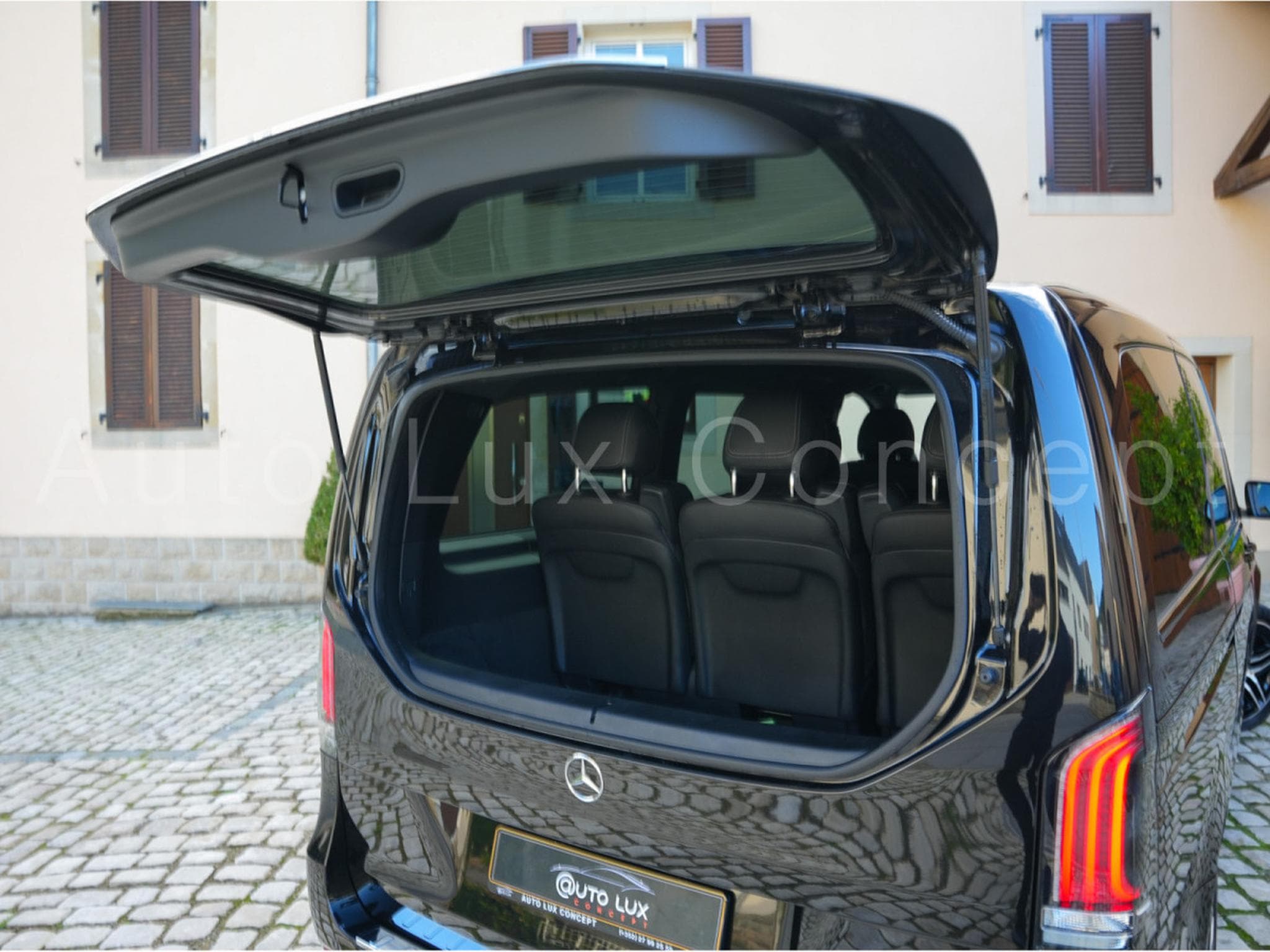 Mercedes V 300 d AMG Line L2 (2025) - Photo 21