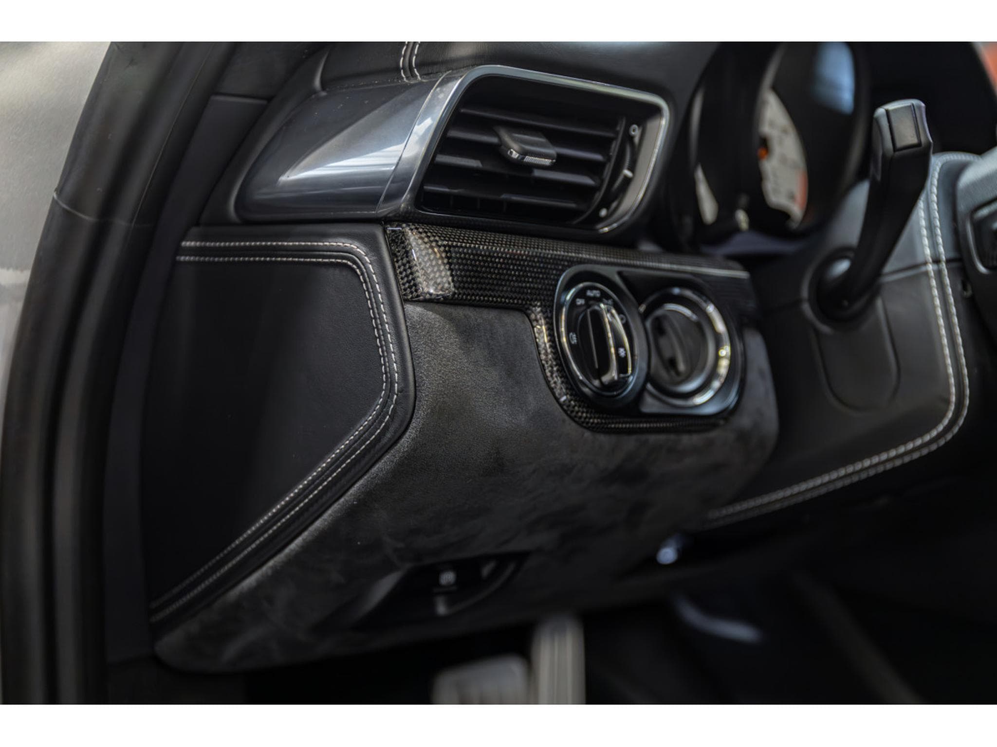 Porsche 911 GT2 RS (2018) - Photo 11