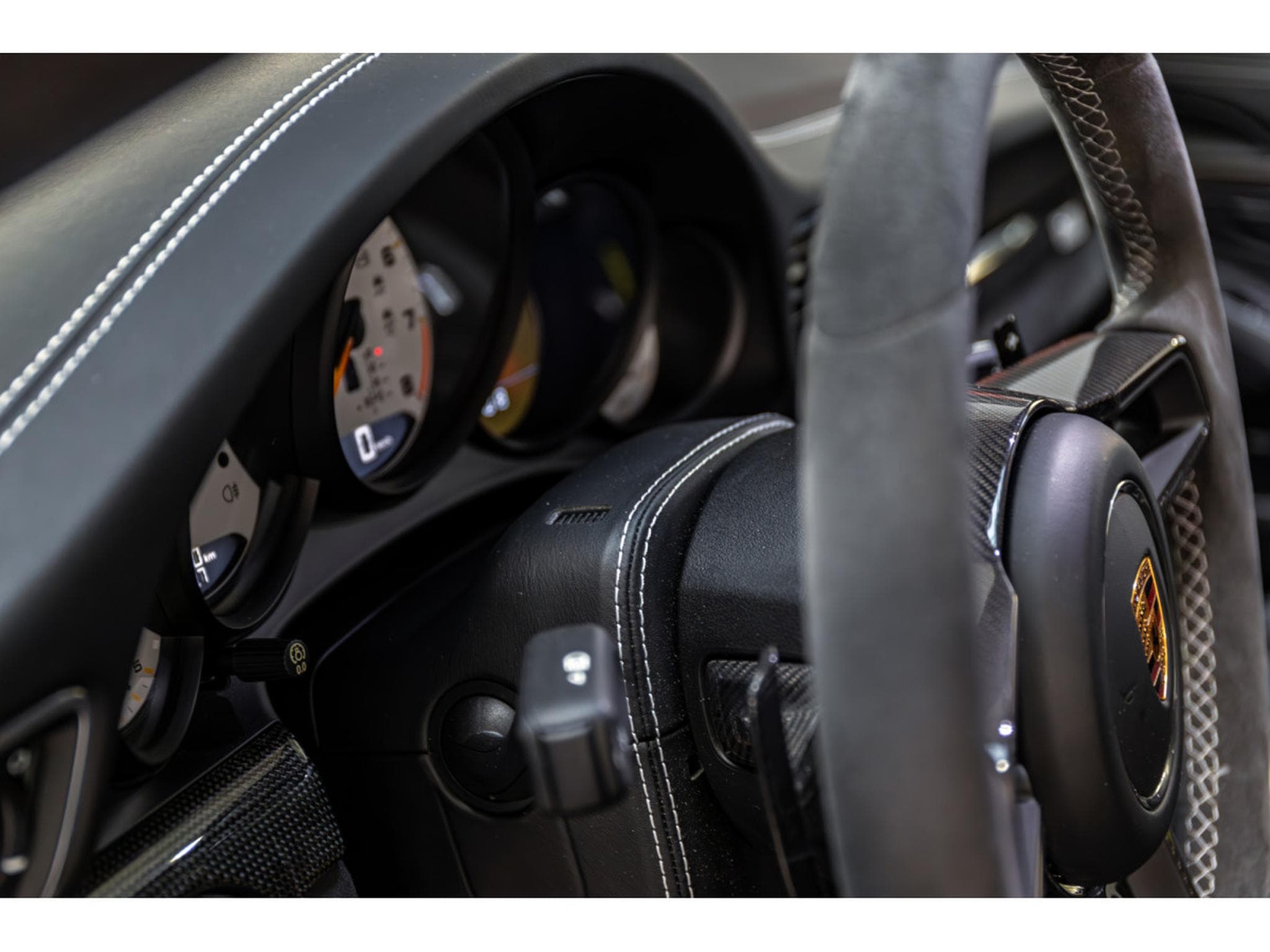 Porsche 911 GT2 RS (2018) - Photo 12