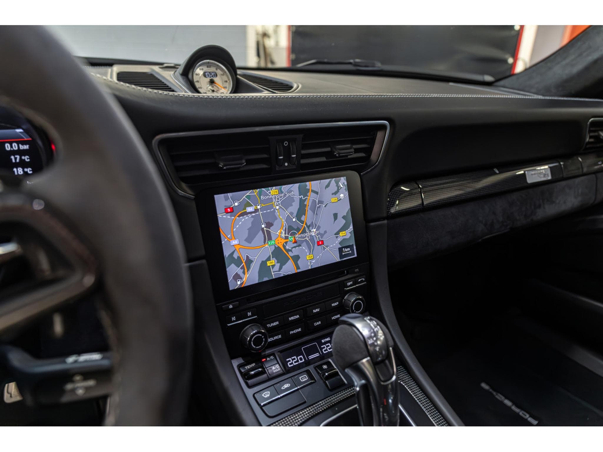 Porsche 911 GT2 RS (2018) - Photo 14