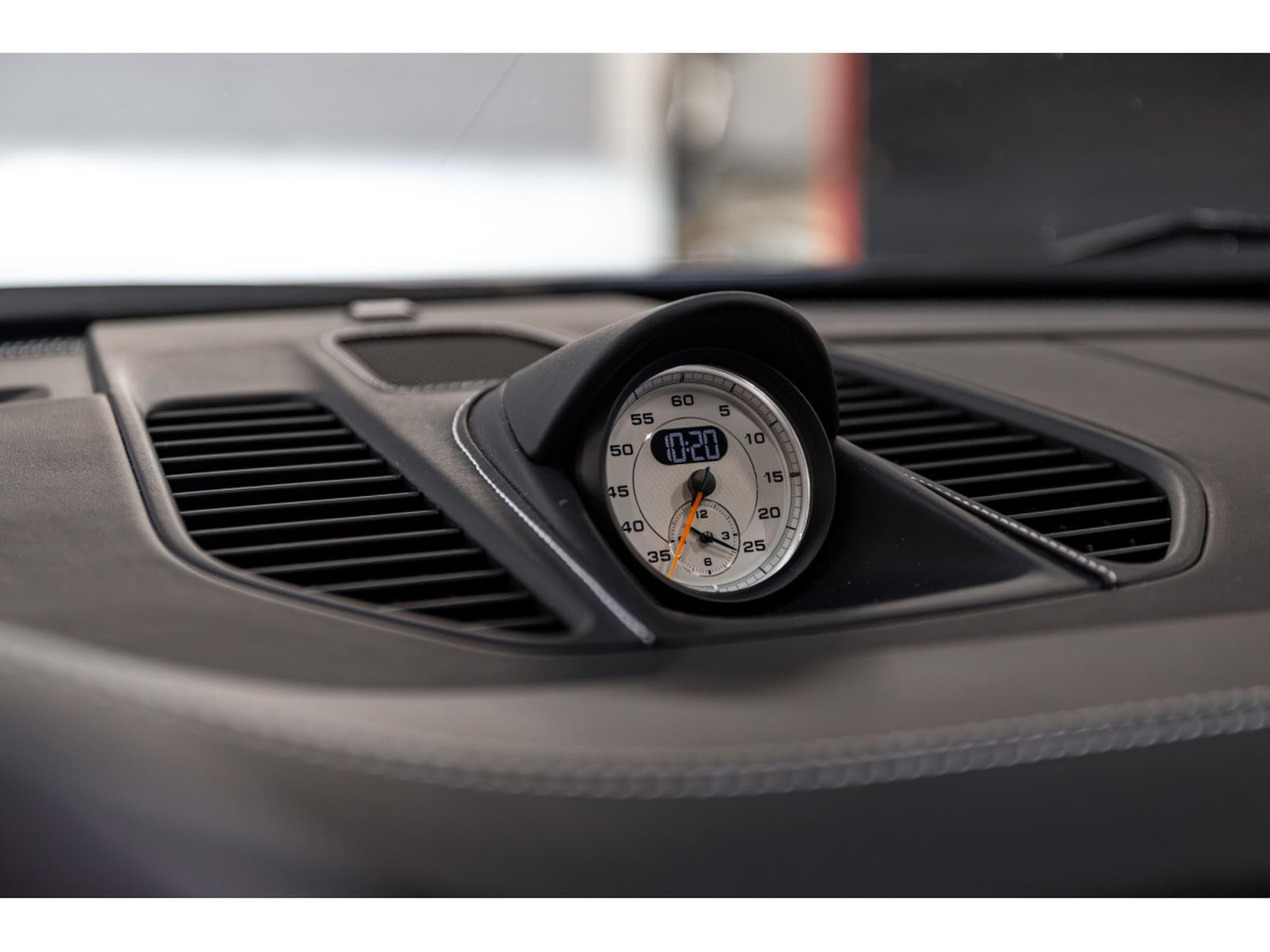 Porsche 911 GT2 RS (2018) - Photo 15