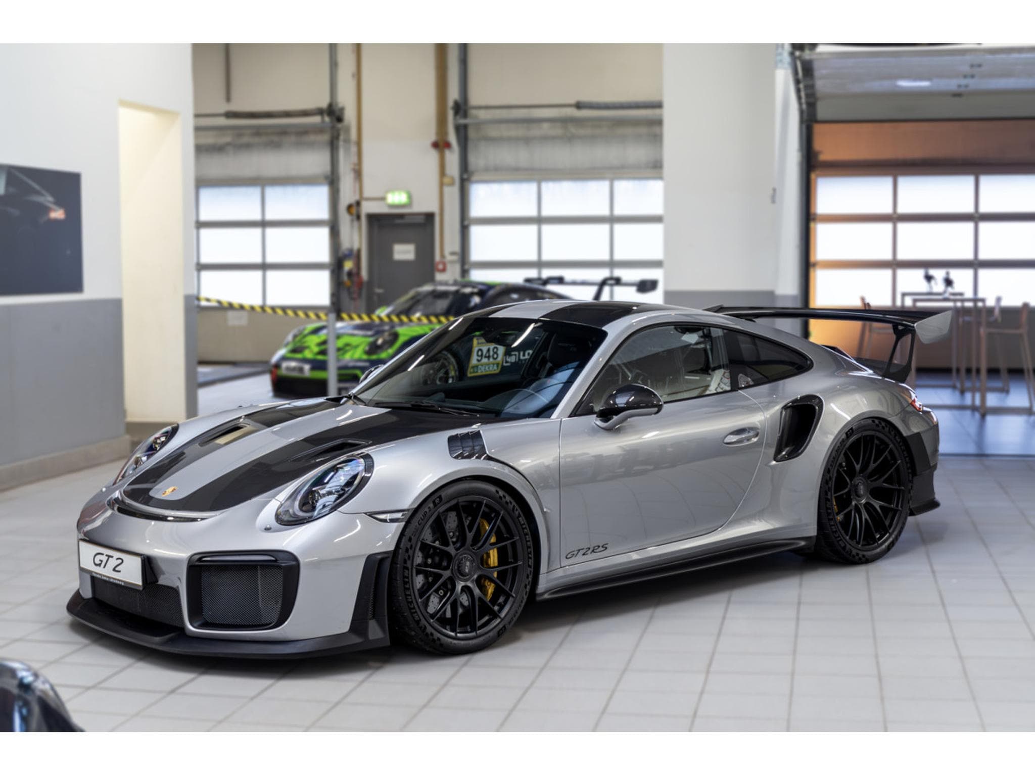 Porsche 911 GT2 RS (2018) - Photo 2