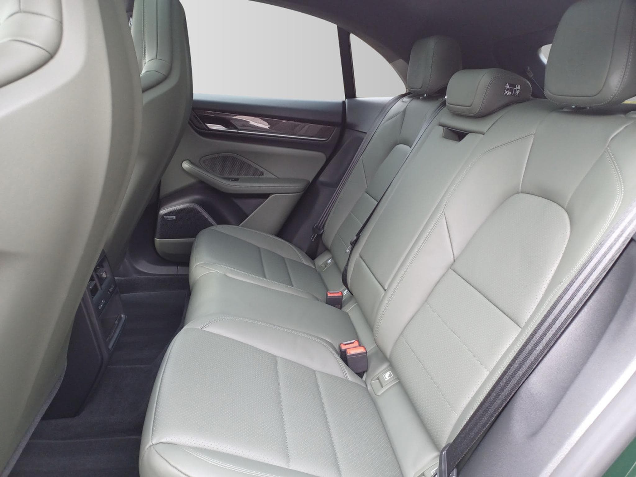 Porsche Macan 4S (2025) - Photo 12