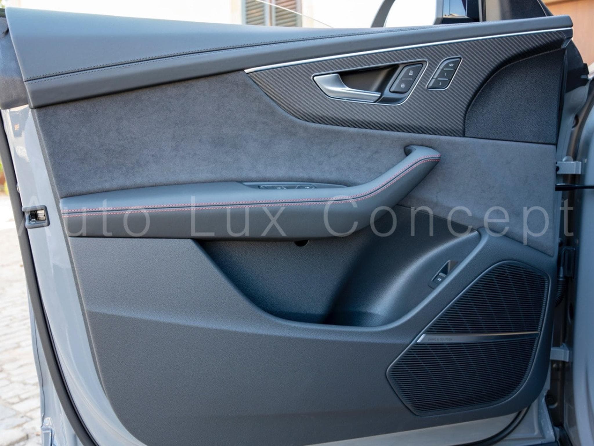 Audi RSQ8 4.0 TFSI 600 ch quattro tiptronic 8 (2022) - Foto 11