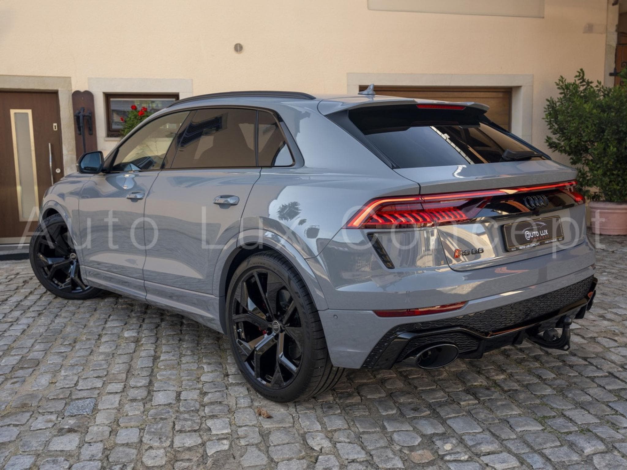 Audi RSQ8 4.0 TFSI 600 ch quattro tiptronic 8 (2022) - Foto 3