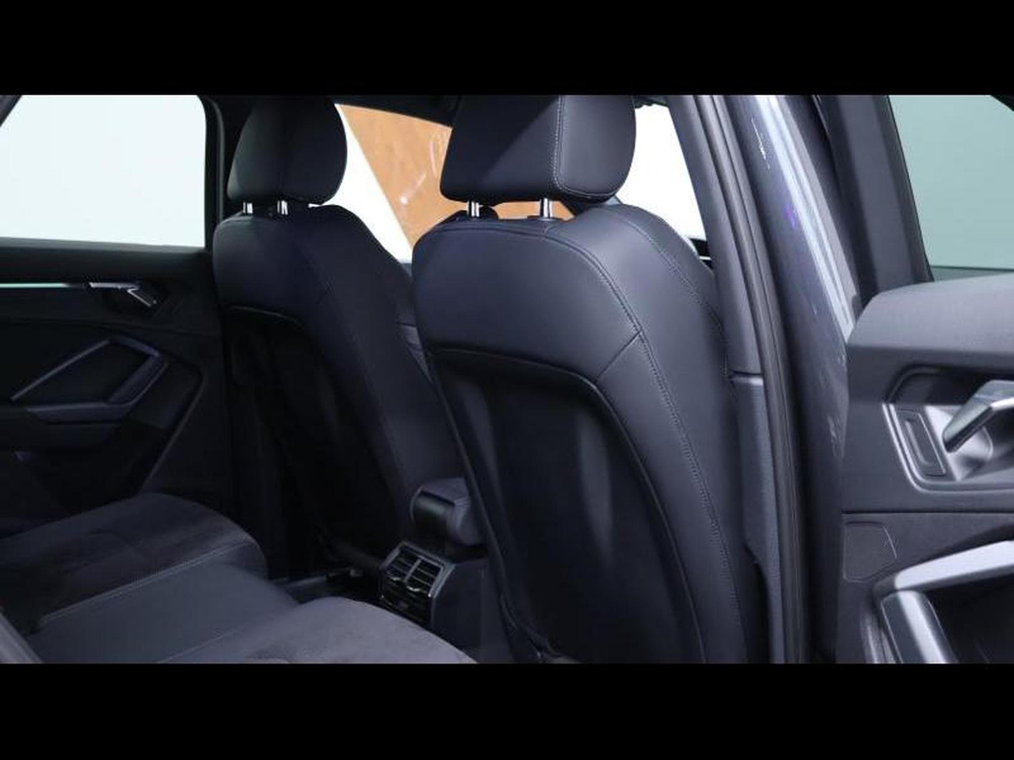 Audi Q3 35 TFSi 150 S-tronic (2022) - Photo 12