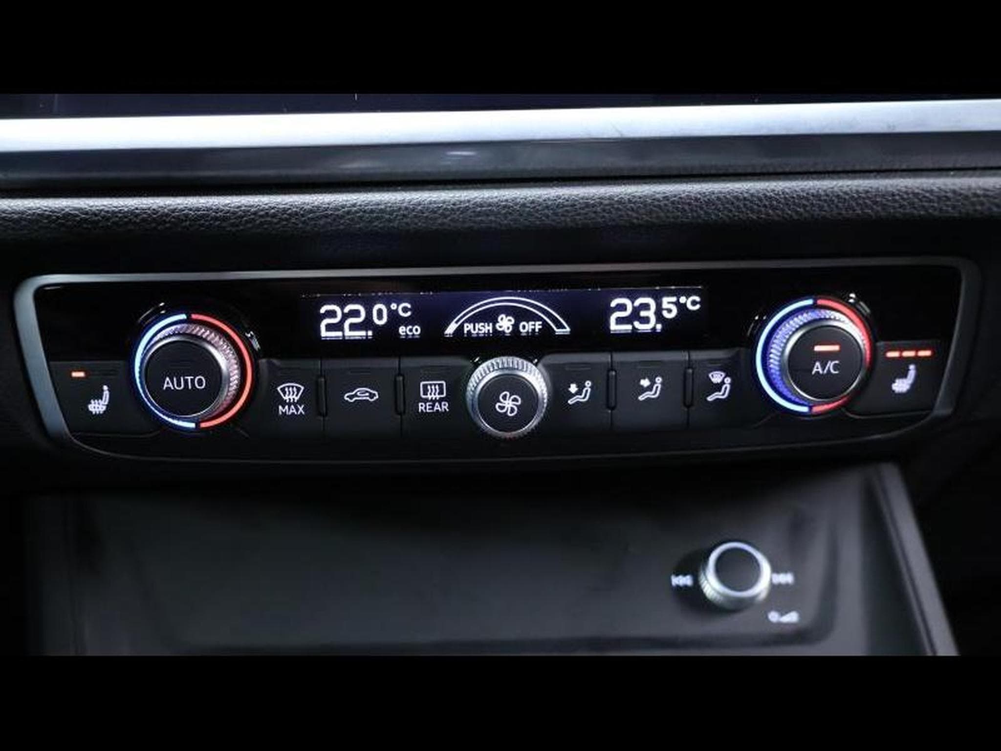 Audi Q3 35 TFSi 150 S-tronic (2022) - Photo 20