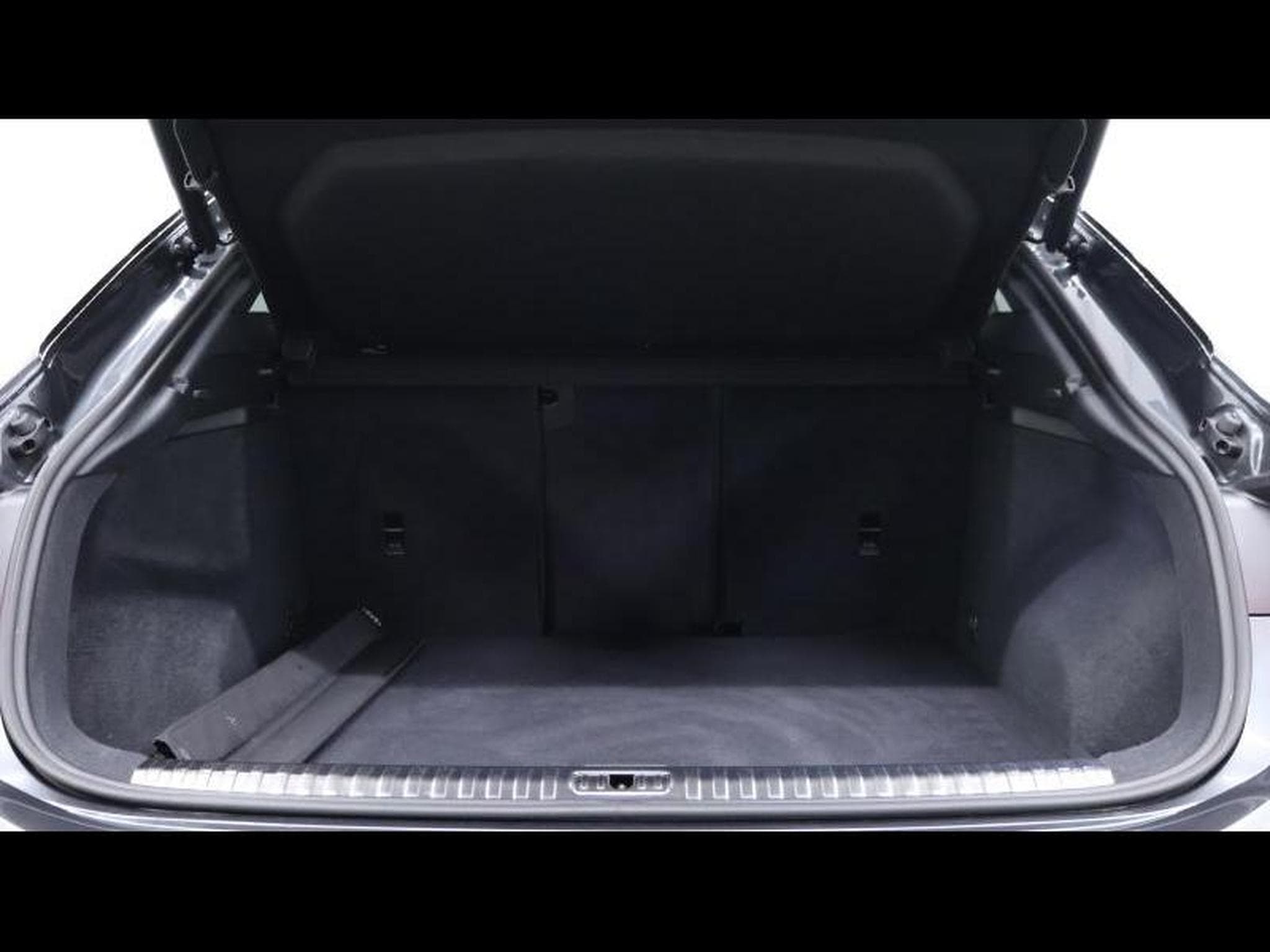 Audi Q3 35 TFSi 150 S-tronic (2022) - Photo 6