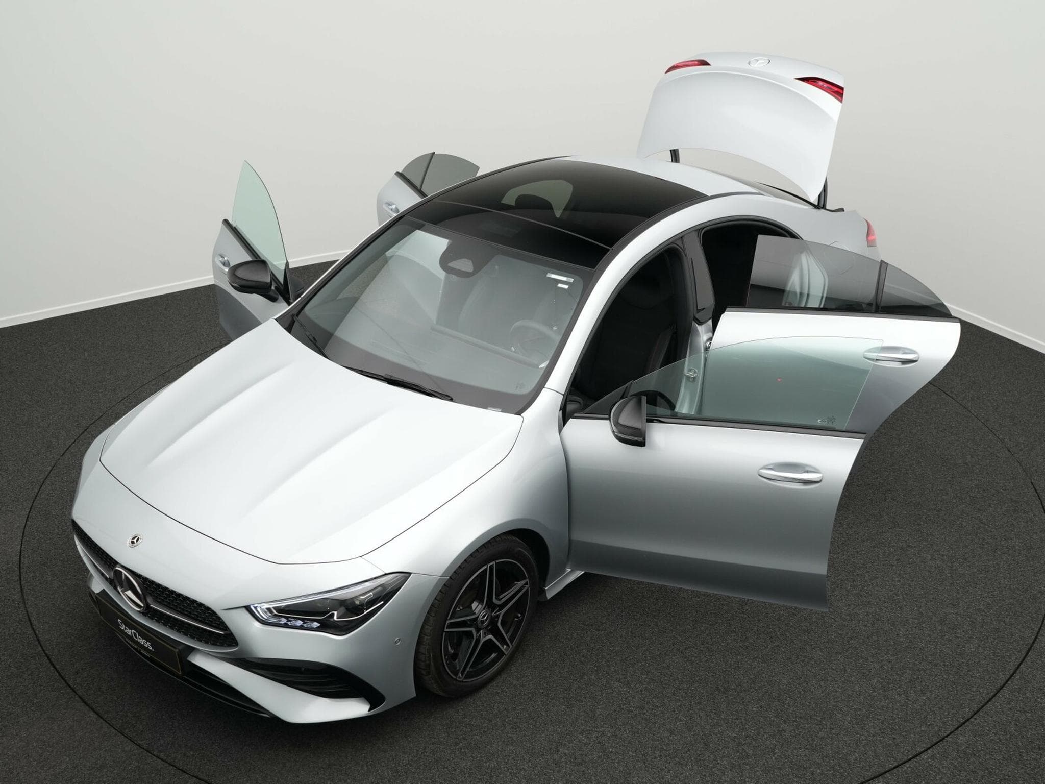 Mercedes CLA 200 AMG-Line Cpe Multi+Pano+Night+Kamera (2024) - Foto 14