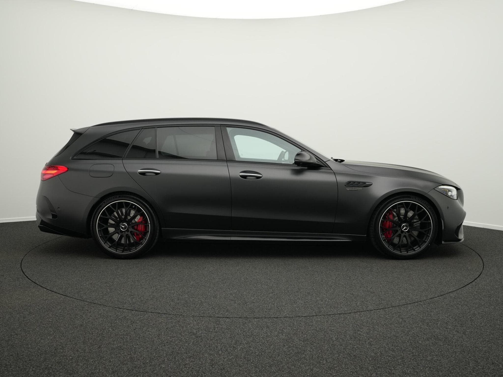 Mercedes C 63 AMG S E PERF T Night+Burm+360°+Pano+Digital (2025) - Foto 5