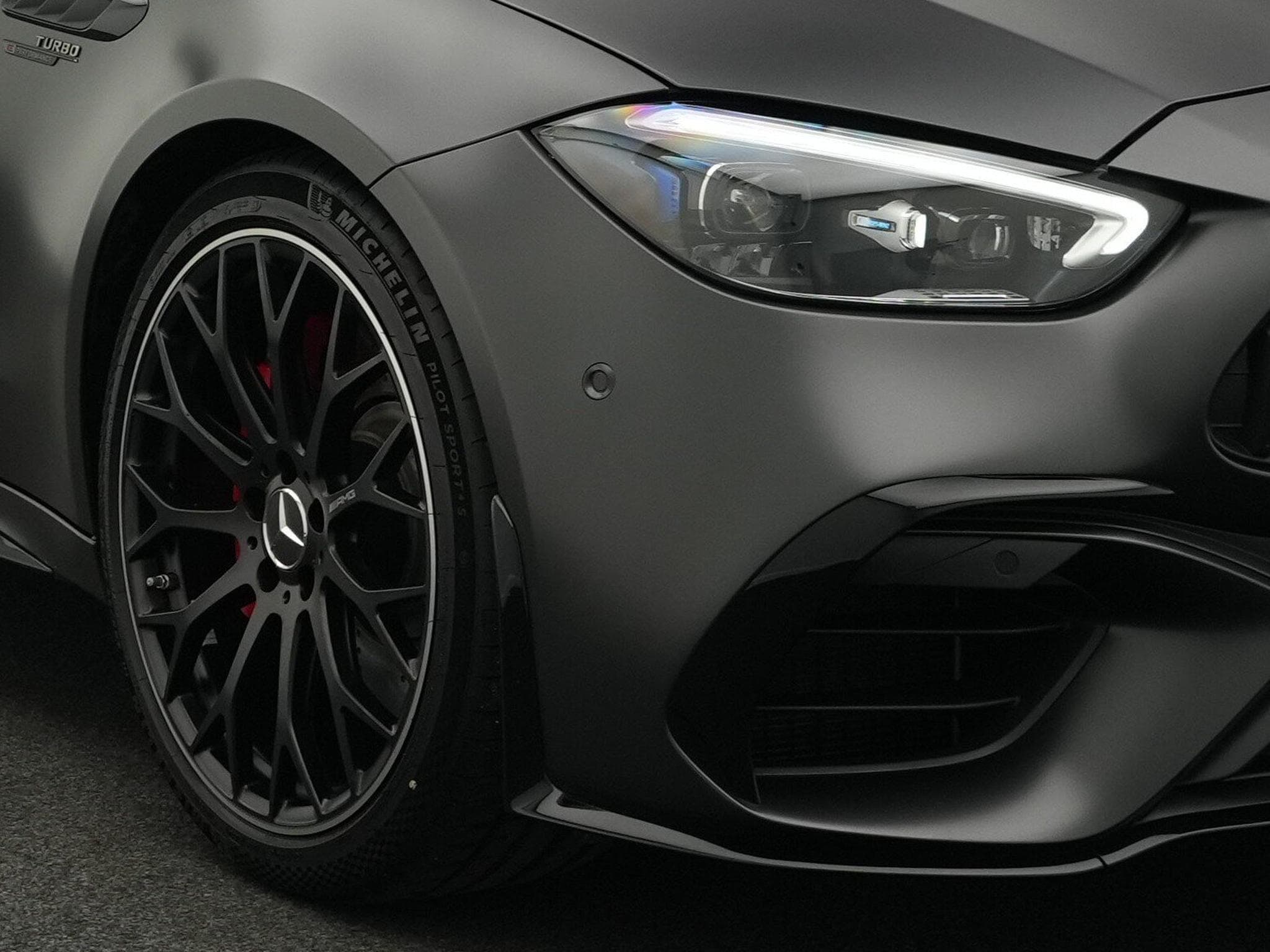 Mercedes C 63 AMG S E PERF T Night+Burm+360°+Pano+Digital (2025) - Foto 9