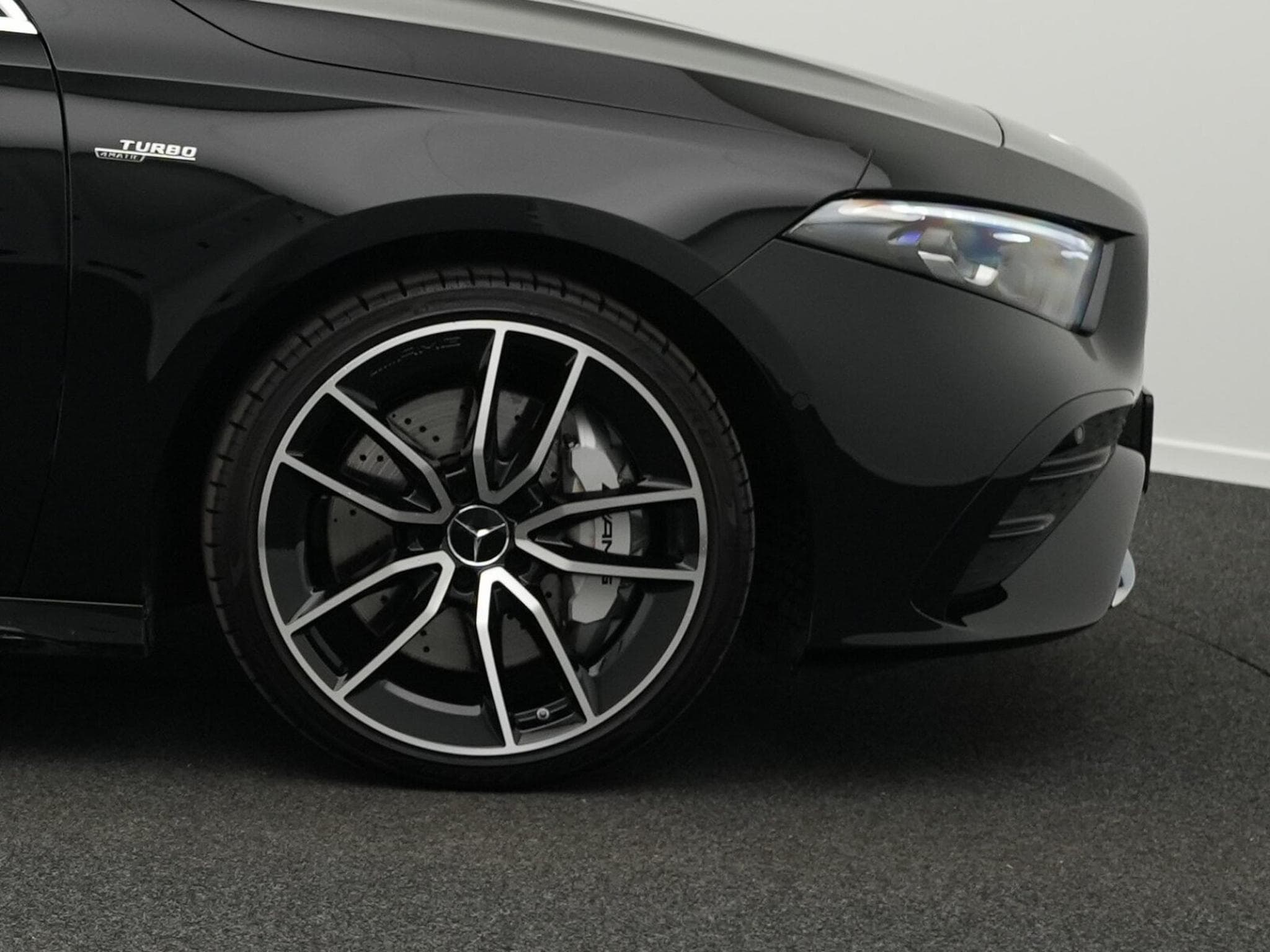 Mercedes A 35 AMG A 35 4M Multi+Kamera+MBUX+Ambi (2025) - Foto 8