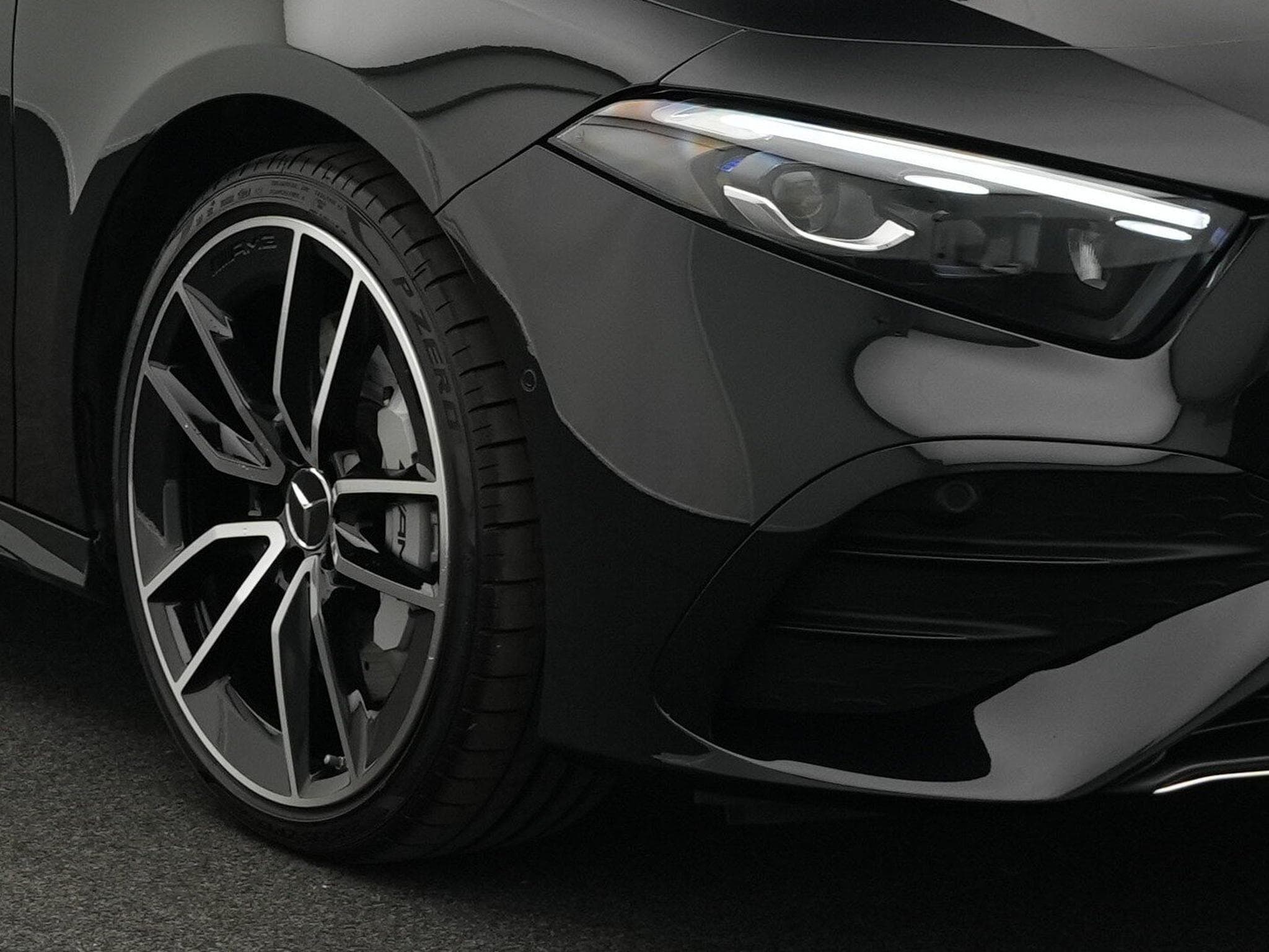 Mercedes A 35 AMG A 35 4M Multi+Kamera+MBUX+Ambi (2025) - Foto 9