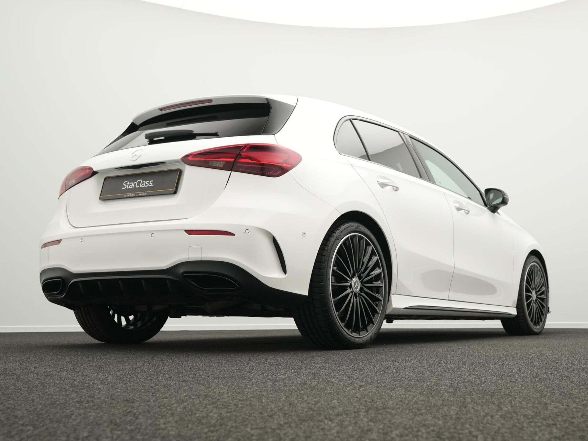 Mercedes A 200 d AMG-Line Multi+Night+19"+Ambi (2025) - Foto 11