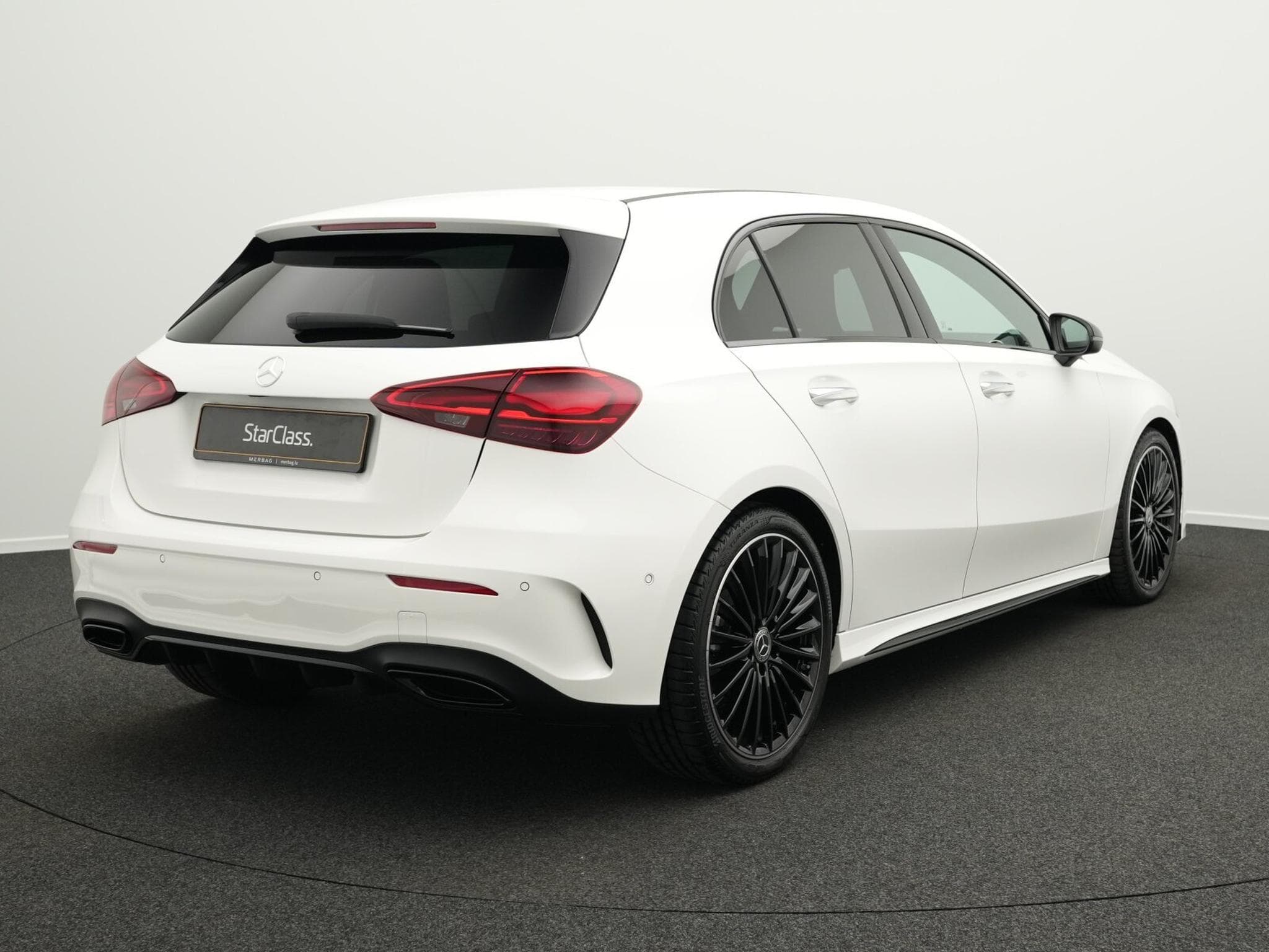 Mercedes A 200 d AMG-Line Multi+Night+19"+Ambi (2025) - Foto 3