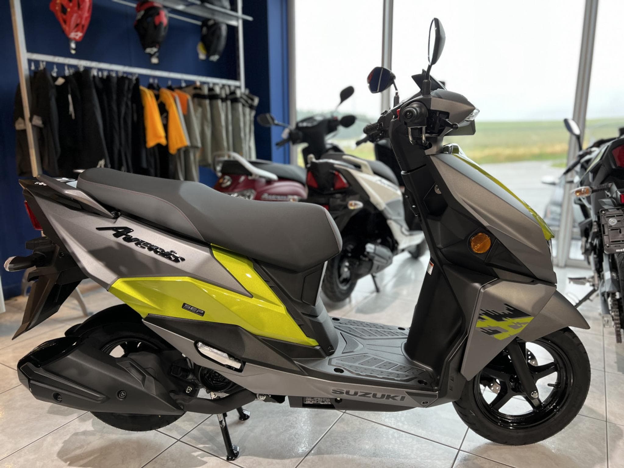 Suzuki Avenis 125 (2024) - Photo 1