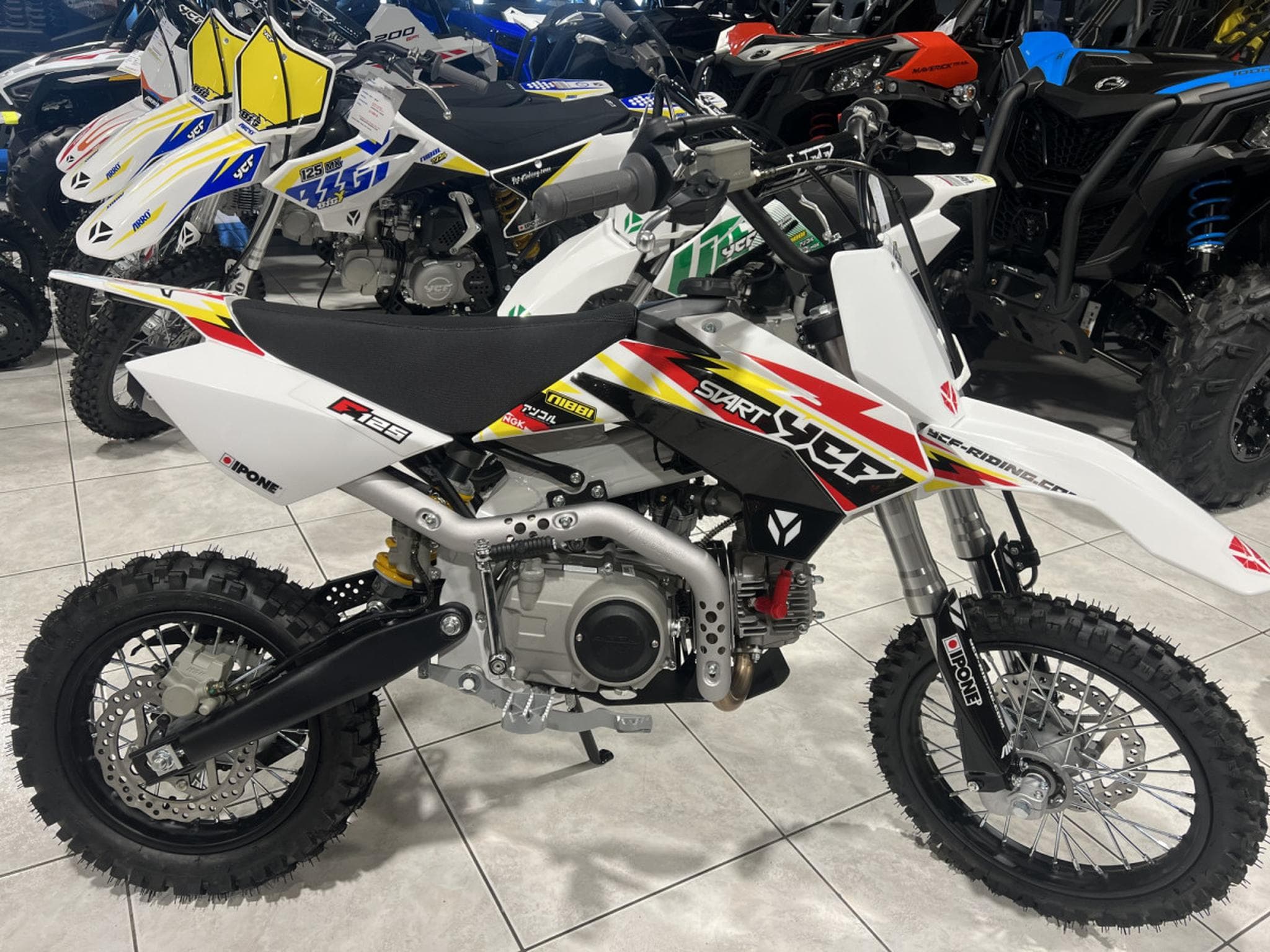 YCF Start F (2024) - Foto 1