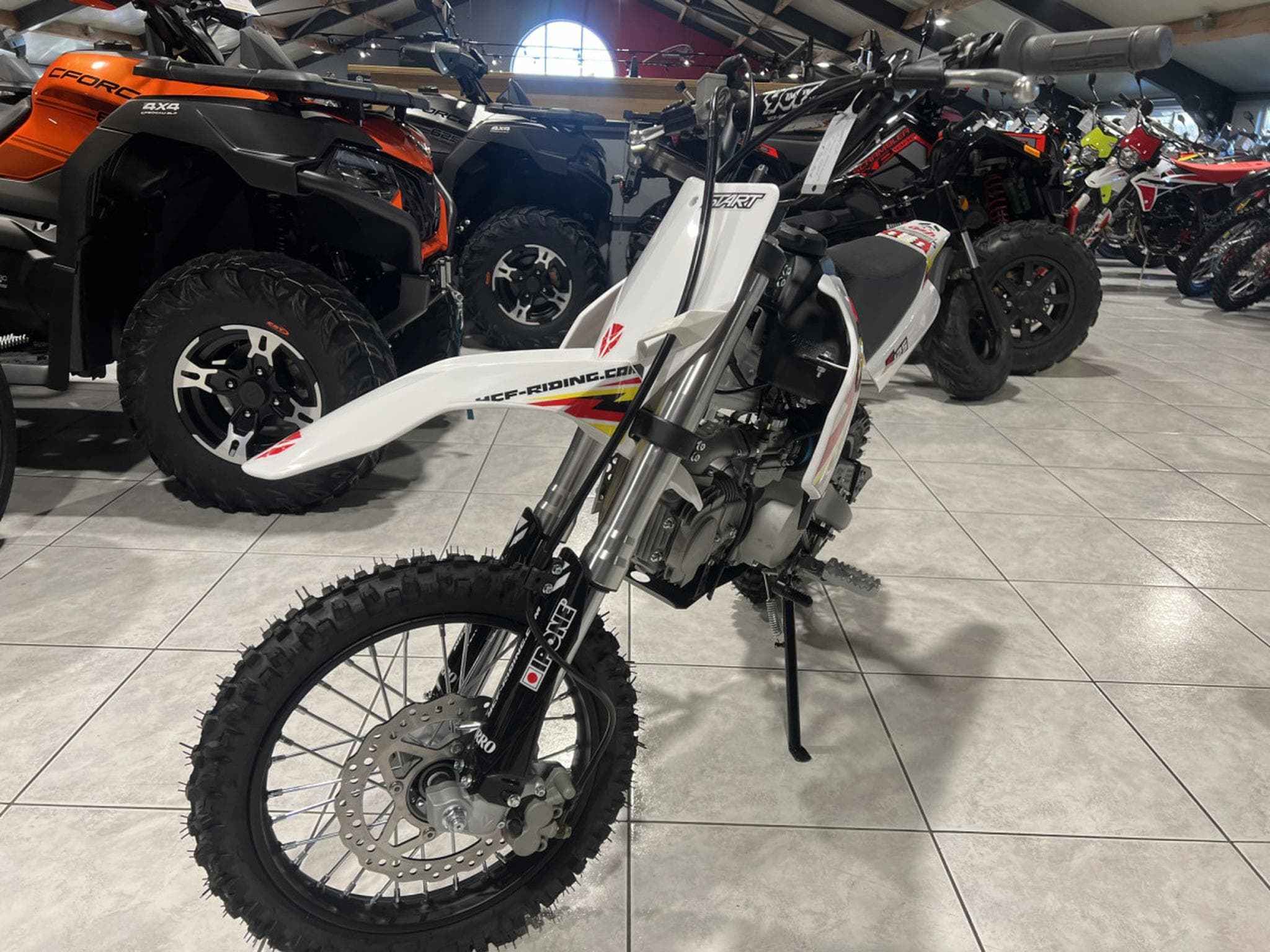 YCF Start F (2024) - Foto 2