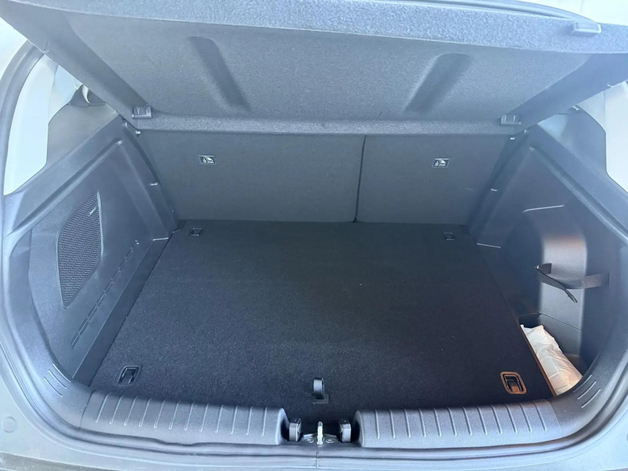 Hyundai Bayon 1.0 T-GDI 101 Premium (2026) - Photo 9