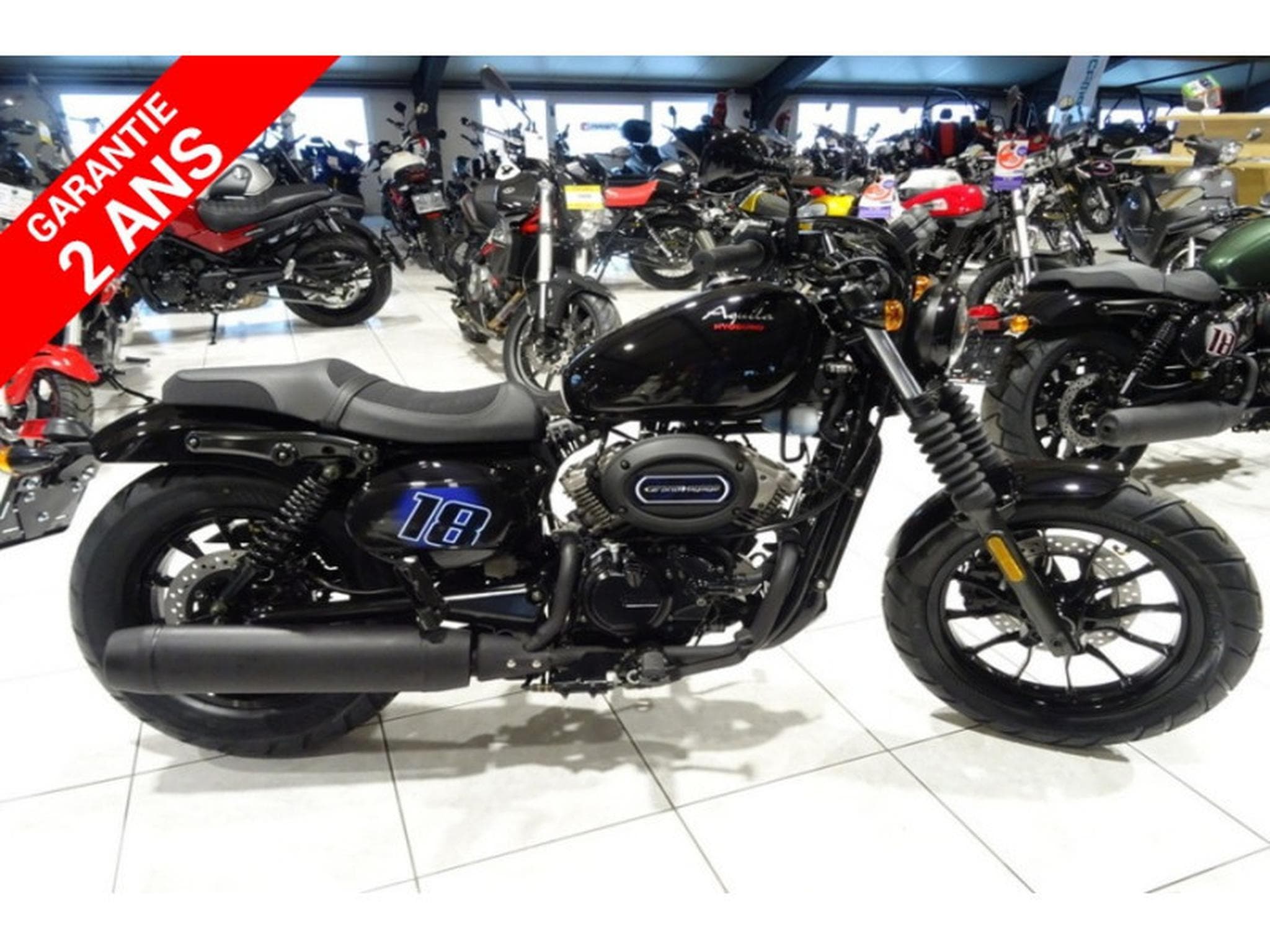 Hyosung Aquila BOBBER V-TWIN (2024) - Foto 1