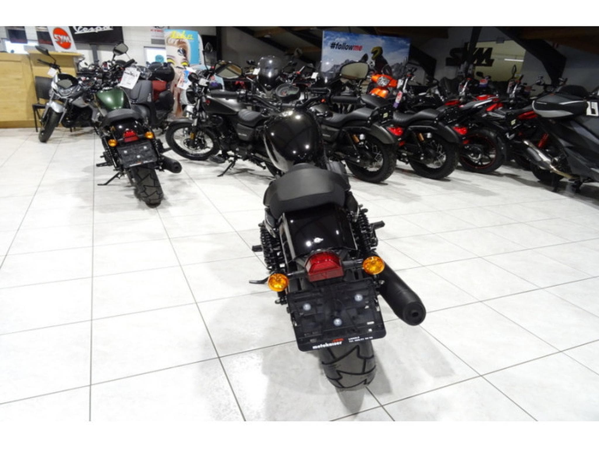 Hyosung Aquila BOBBER V-TWIN (2024) - Foto 3