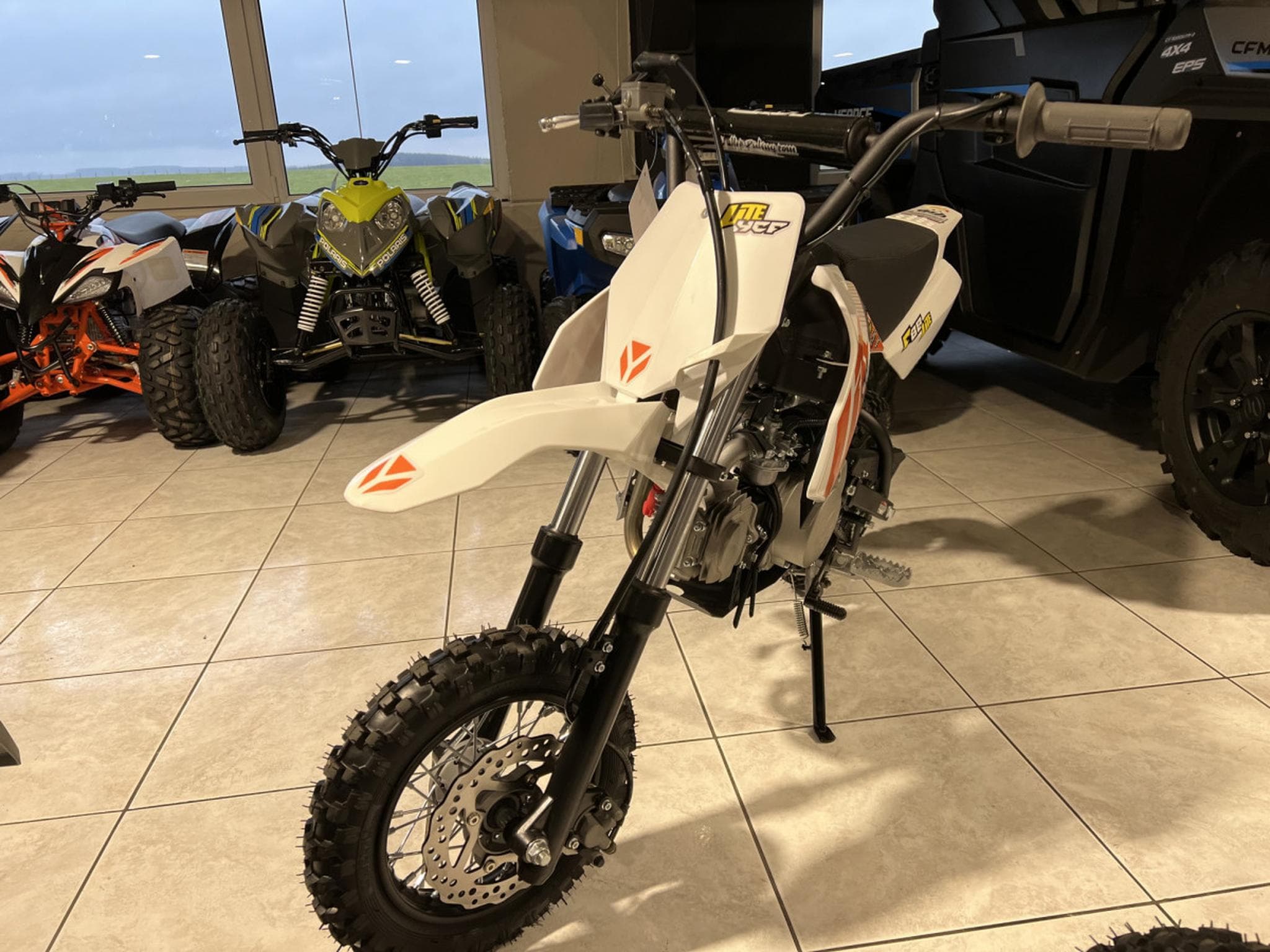 YCF Lite F S (2024) - Foto 2