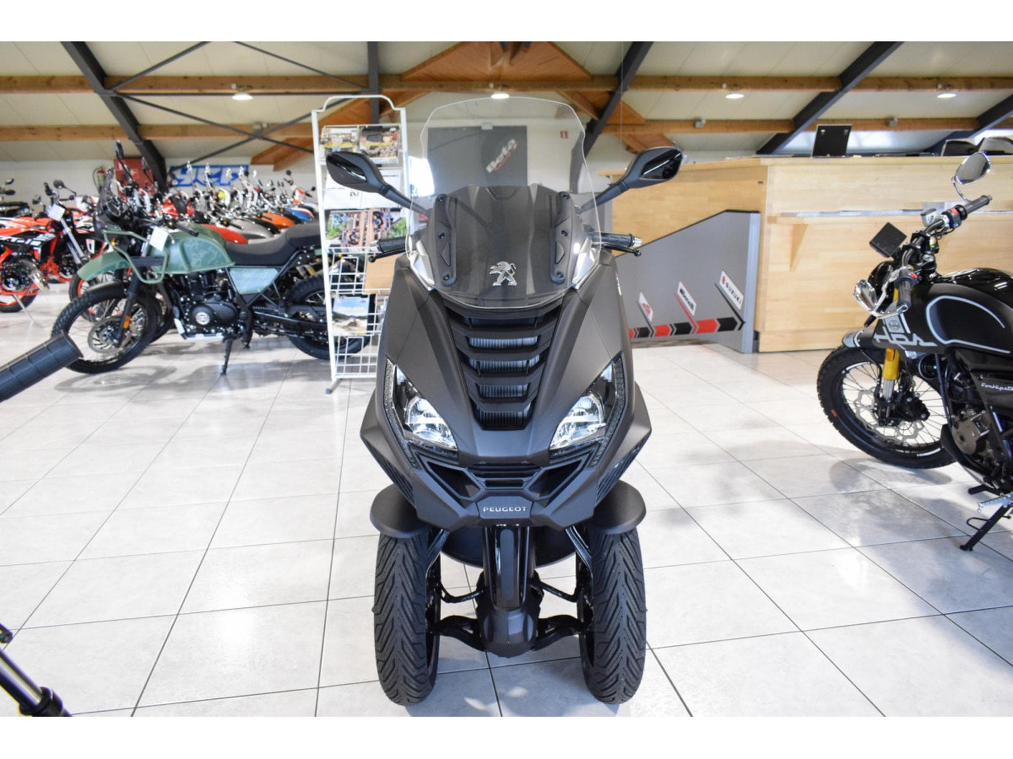 Peugeot Metropolis V3 E5 ALLURE NOIR MATT (2024) - Foto 2