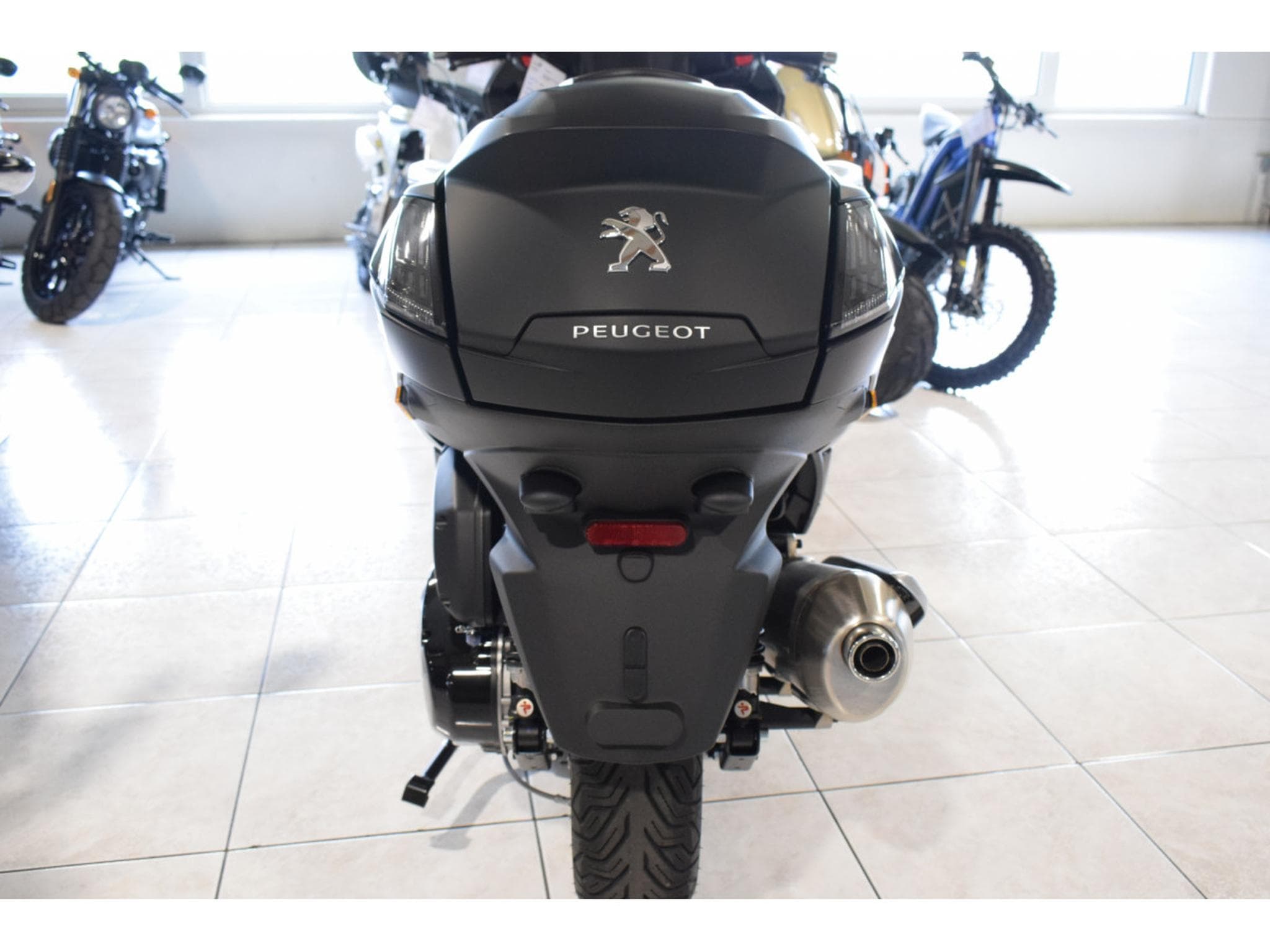 Peugeot Metropolis V3 E5 ALLURE NOIR MATT (2024) - Foto 3