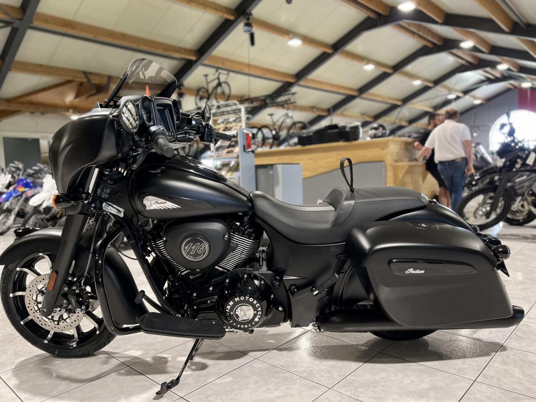 Indian Chieftain Dark Horse Black Smoke (2024) - Foto 4