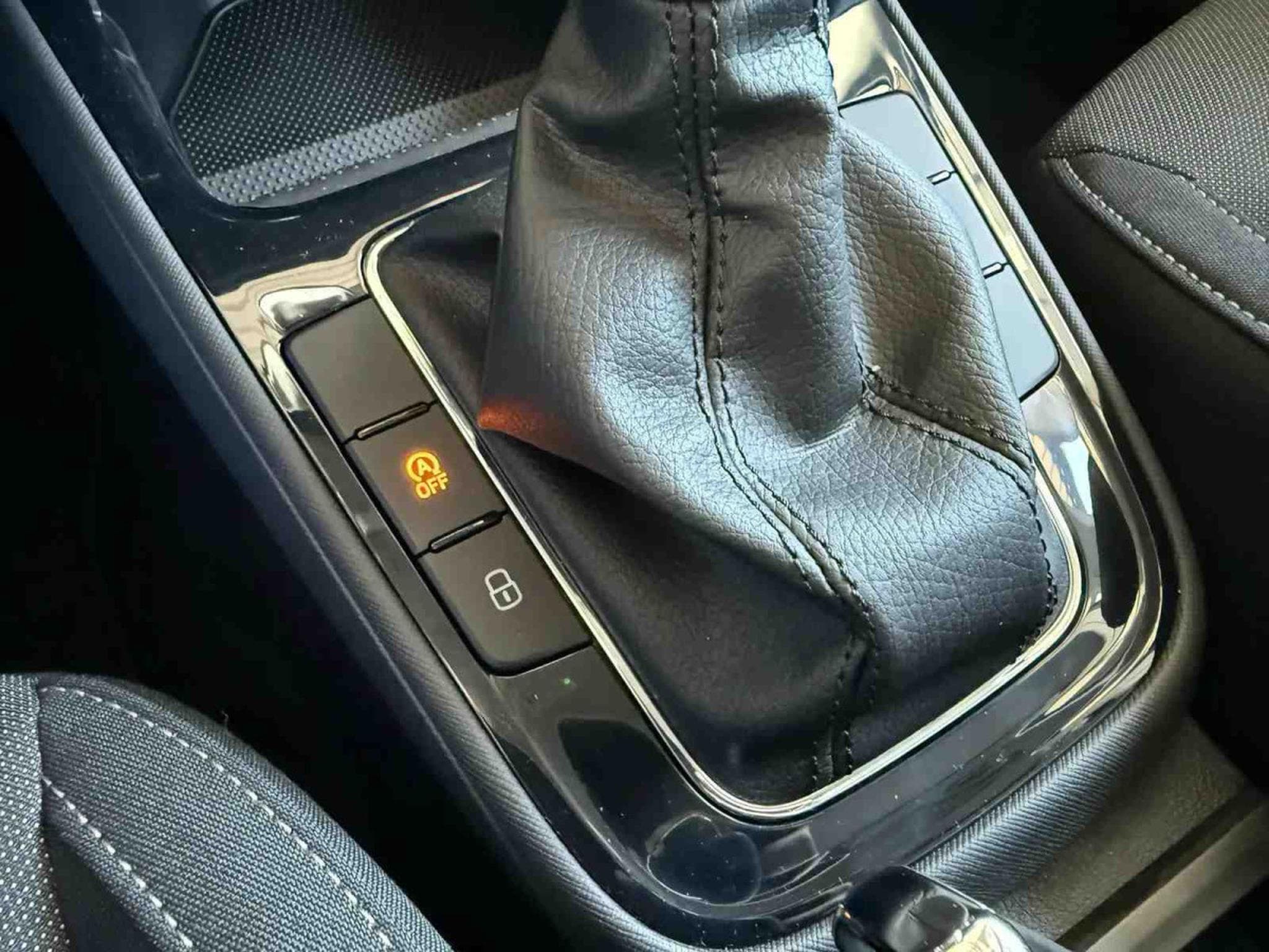 Skoda Fabia 1.0 TSi 110 DSG Selection (2025) - Foto 20