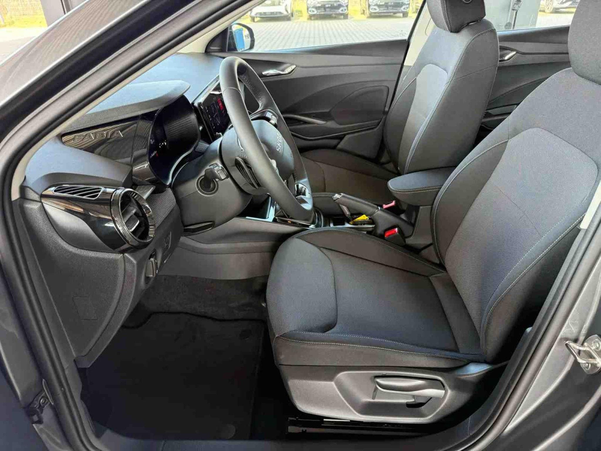 Skoda Fabia 1.0 TSi 110 DSG Selection (2025) - Foto 7