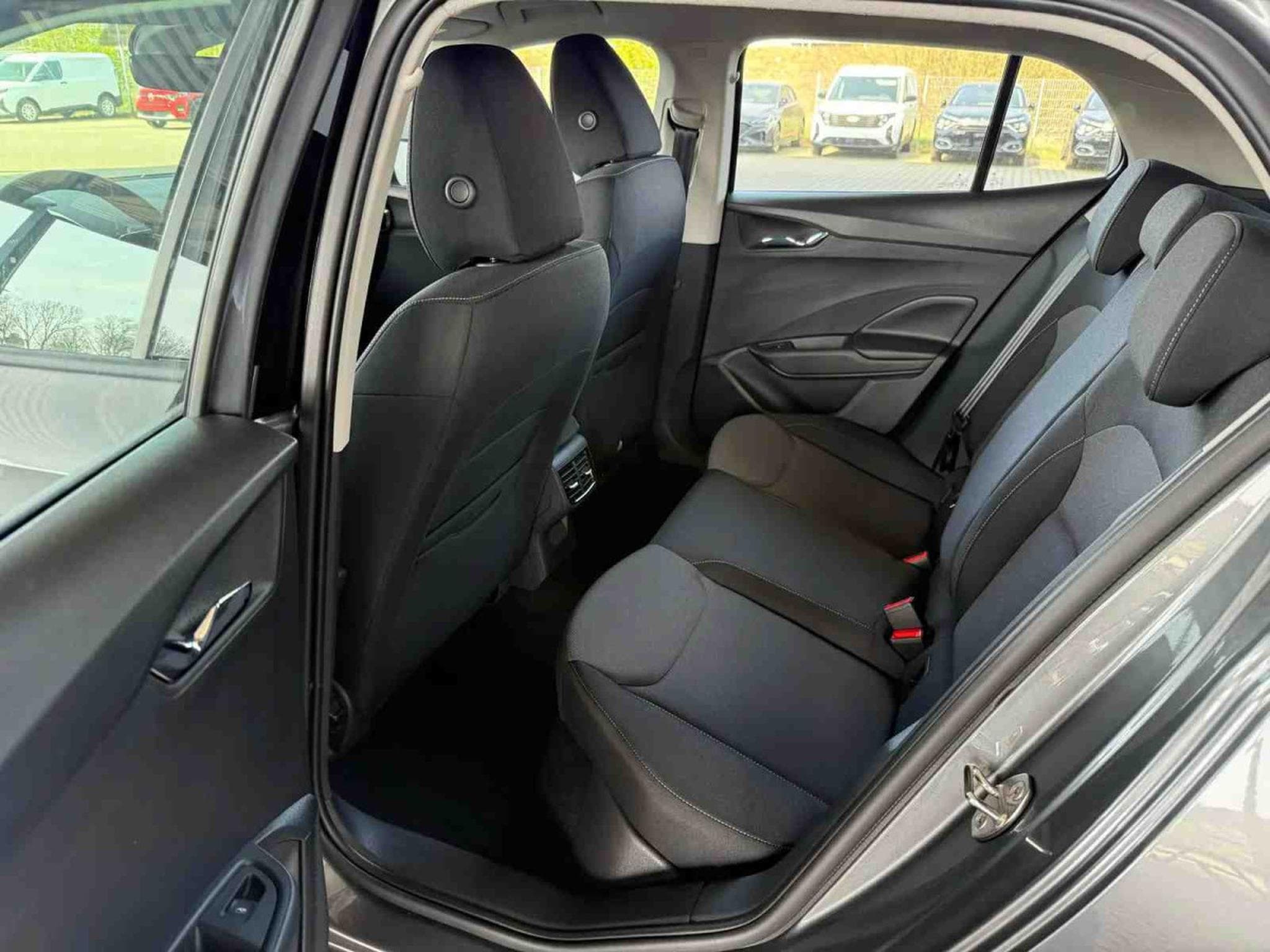 Skoda Fabia 1.0 TSi 110 DSG Selection (2025) - Foto 8