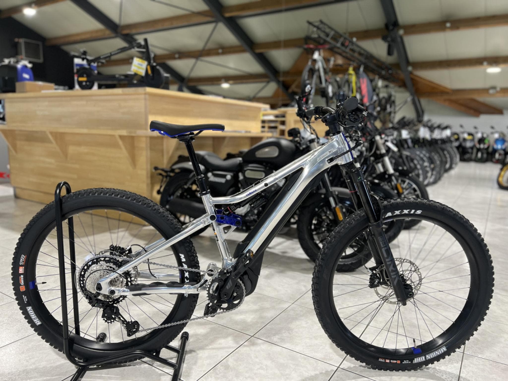 Yamaha Moro 07 30 TH M Rock Shox 160 mm, Magura freins 4 pistons,  PW série (2026) - Foto 1