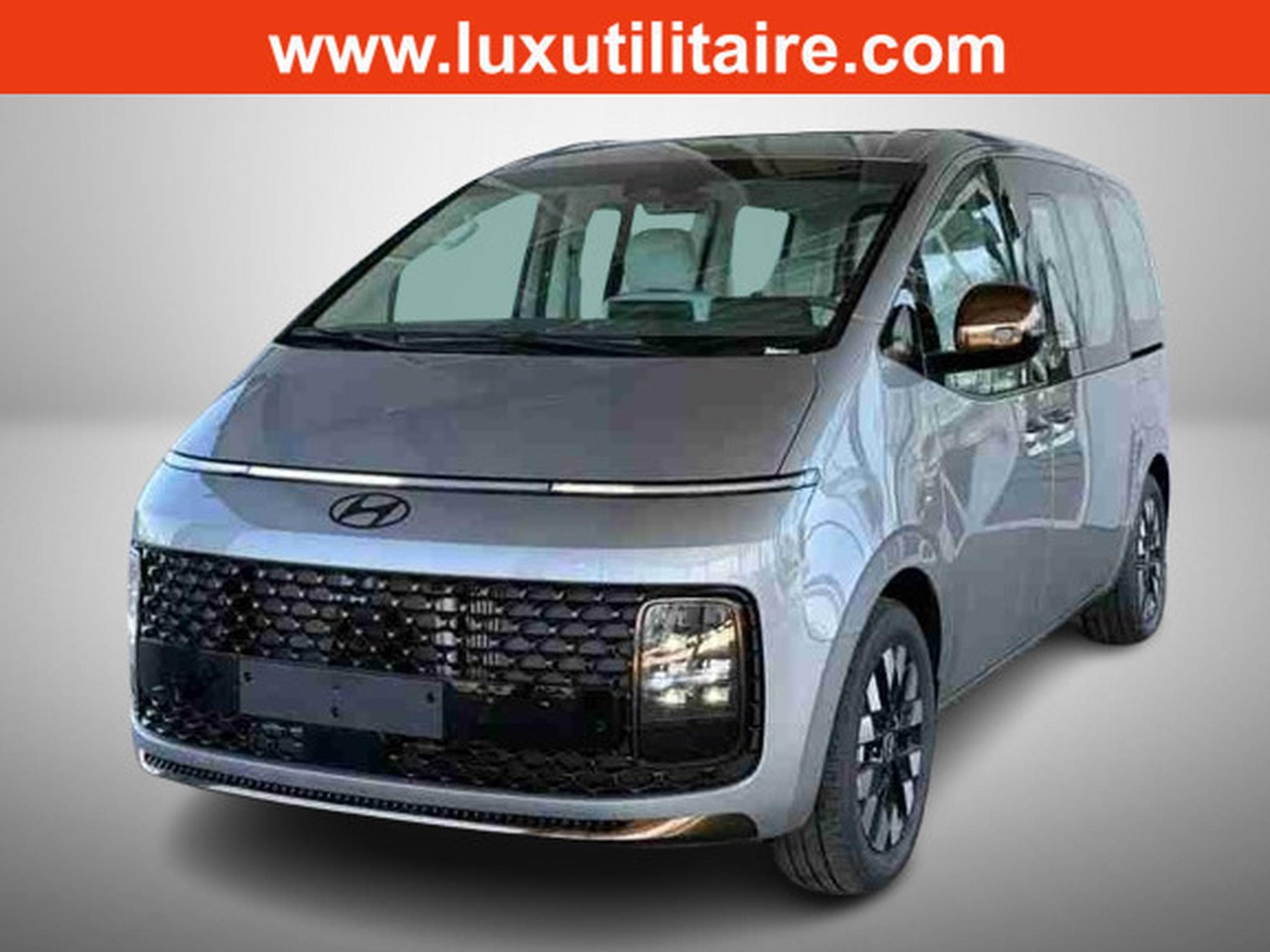 Hyundai Staria 1.6 T-GDI HEV 225 Luxury (2025) - Photo 1