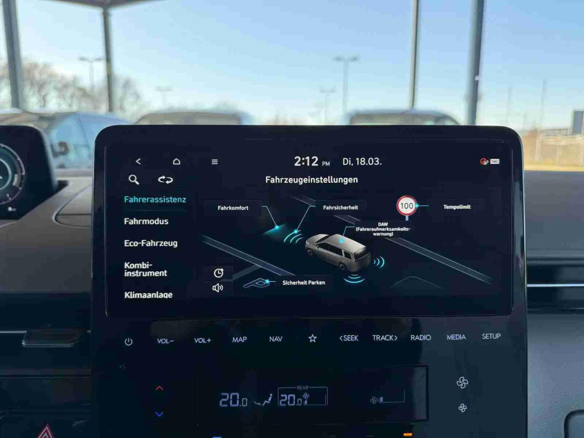 Hyundai Staria 1.6 T-GDI HEV 225 Luxury (2025) - Photo 19