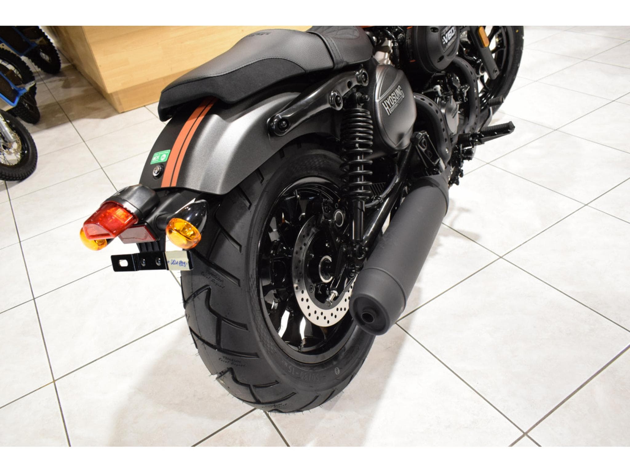 Hyosung Aquila BOBBER V-TWIN (2022) - Foto 3