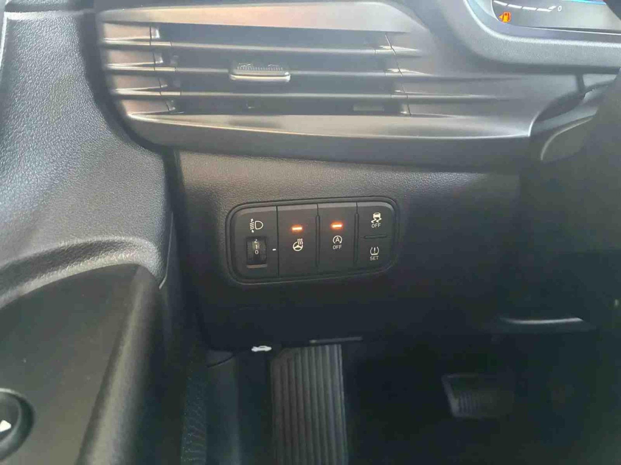 Hyundai Bayon 1.2 T-GDI 90 Wave (2025) - Photo 25