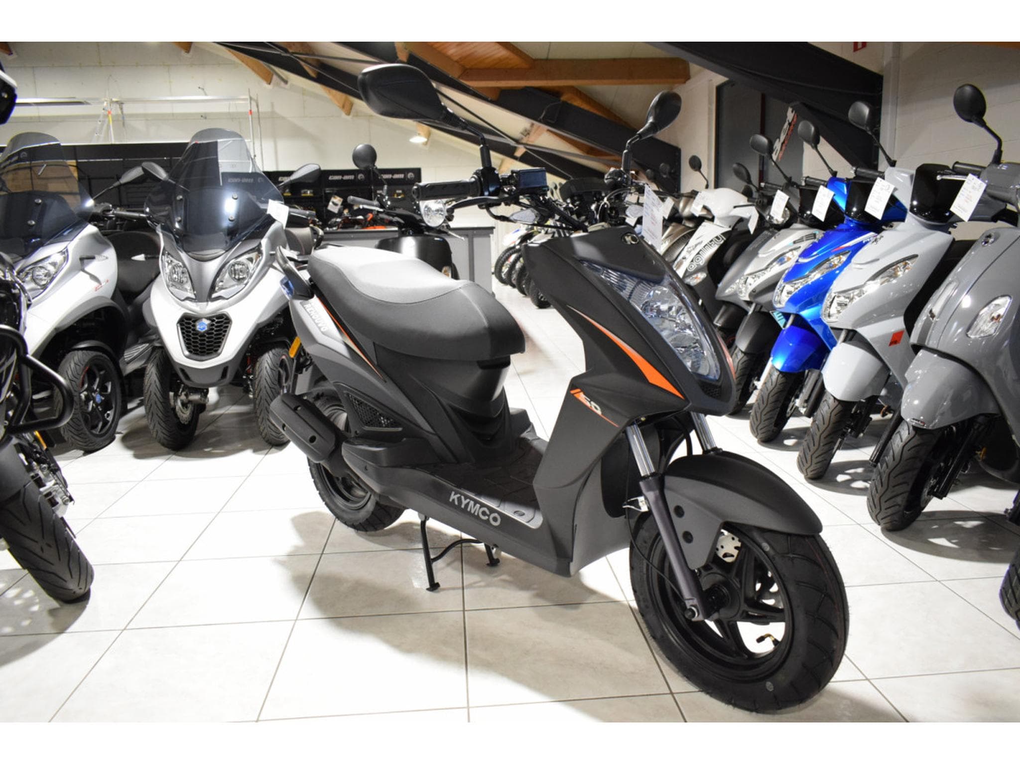 Kymco Agility RENOUVO CLASSE B 4T 45KM/H (2024) - Photo 6