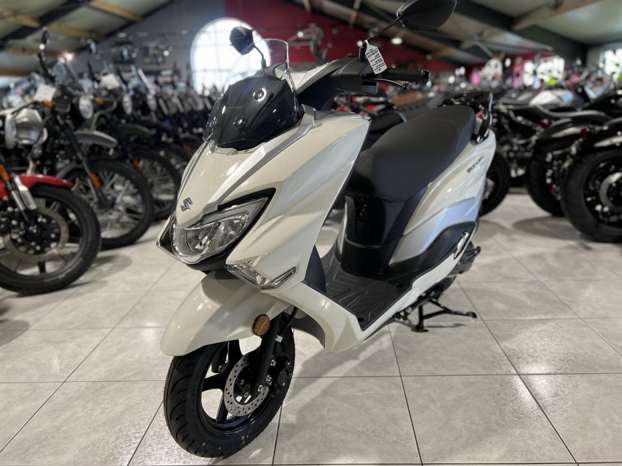 Suzuki Burgman 125 (2024) - Foto 2