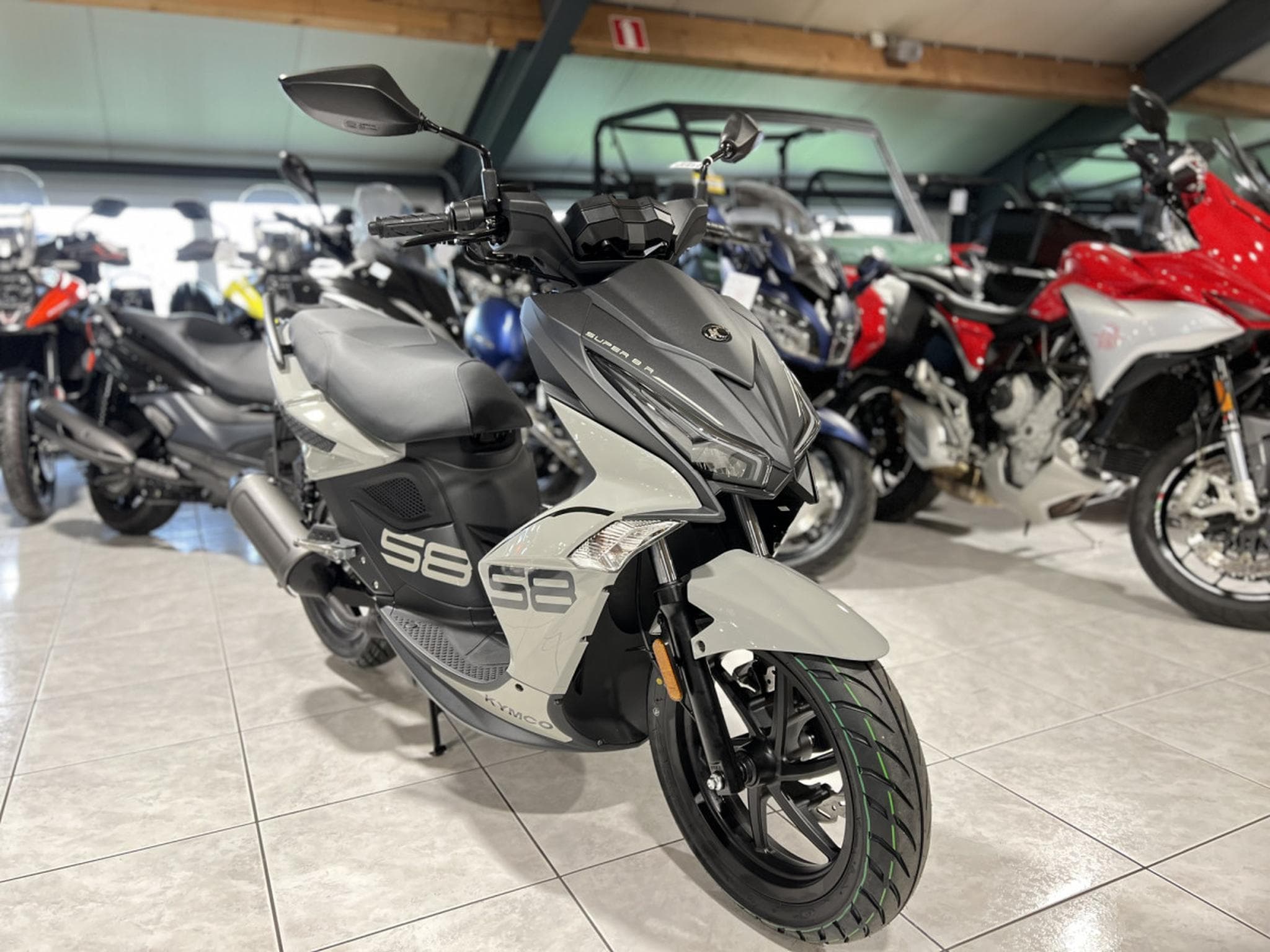 Kymco Super 8 R Classe B 45km/h (2024) - Foto 6