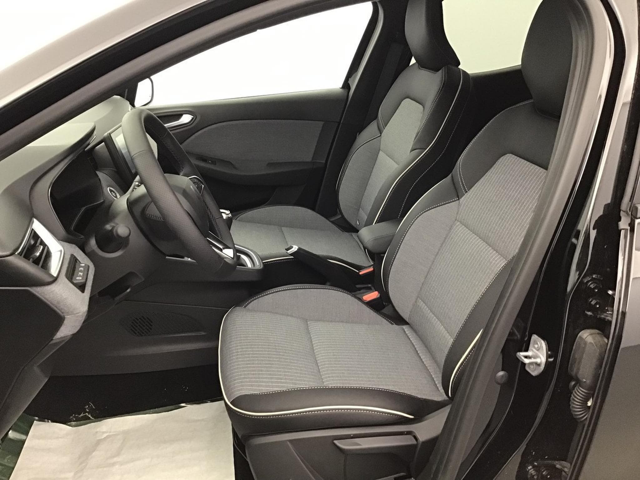 Renault Clio 1.0 TCE 90 Techno (2025) - Photo 6