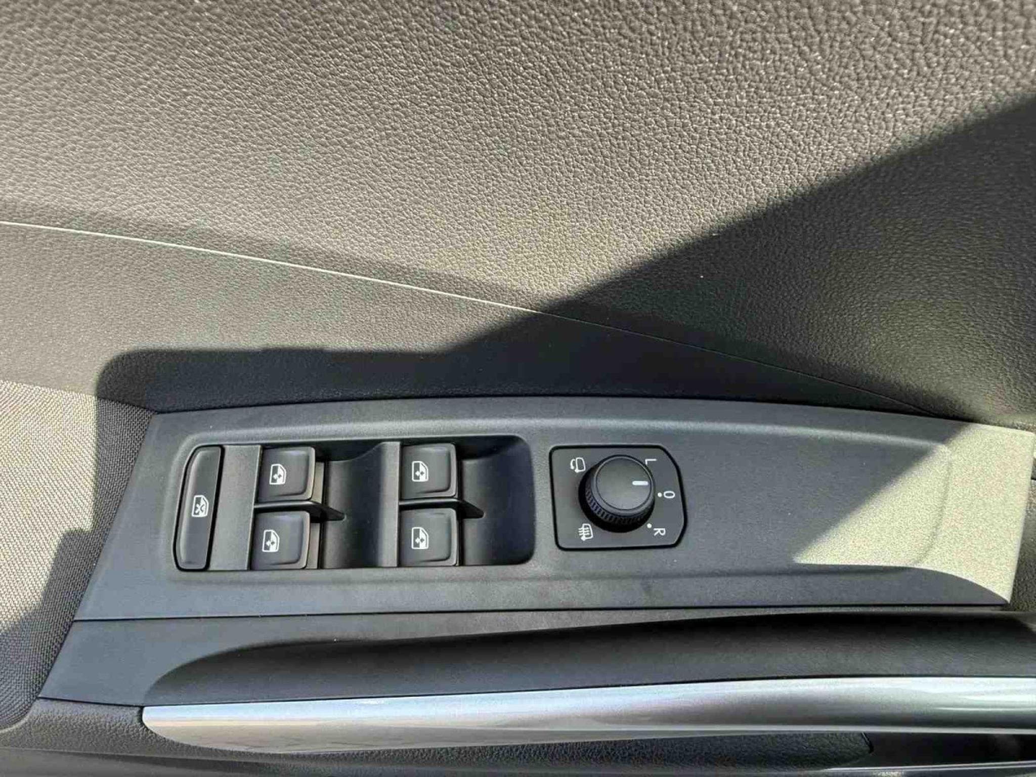 Skoda Fabia 1.0 TSi 110 DSG Selection (2025) - Photo 21